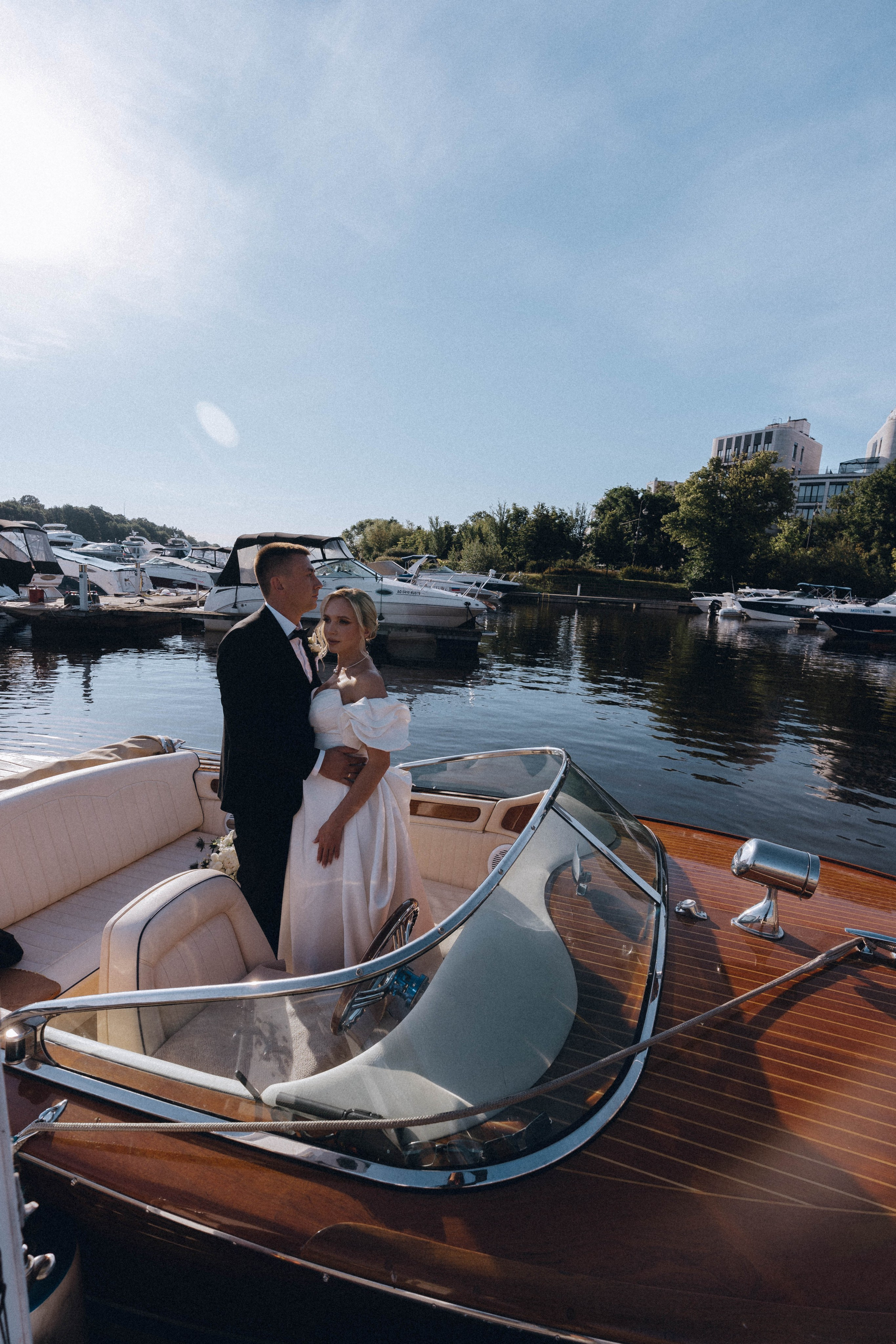 СВАДЕНБНАЯ СЬЕМКА НА КАТЕРЕ ПО КАНАЛАМ САНКТ-ПЕТЕРБУРГА И В АКВАТОРИИ НЕВЫ. Профессиональный фотограф, Санкт-Петербург — Виктория Богомолова
