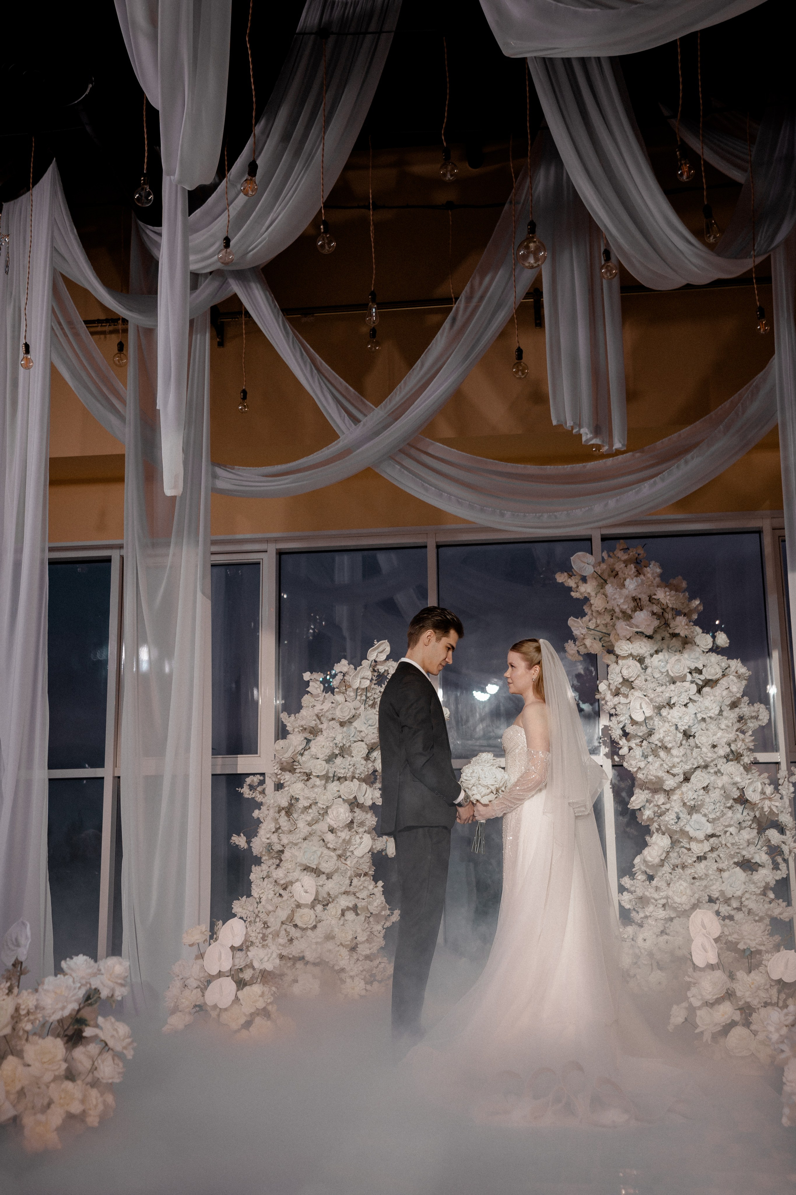 СВАДЕБНАЯ СЬЕМКА СБОРОВ В ОТЕЛЕ И ВЫЕЗД НА ЦЕРЕМОНИЮ (СНЯТО В СИБИРЕ В НИЖНЕВАРТОВСКЕ). Профессиональный фотограф, Санкт-Петербург — Виктория Богомолова