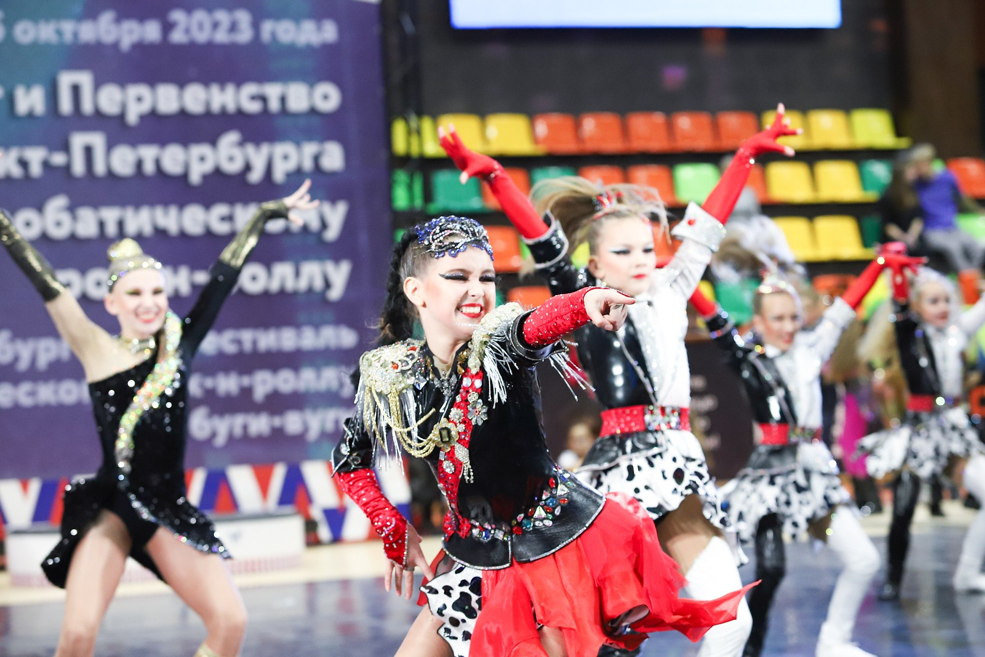 Чемпионат и Первенство Санкт-Петербурга по акробатическому рок-н-роллу. Фотограф Дарья Попова