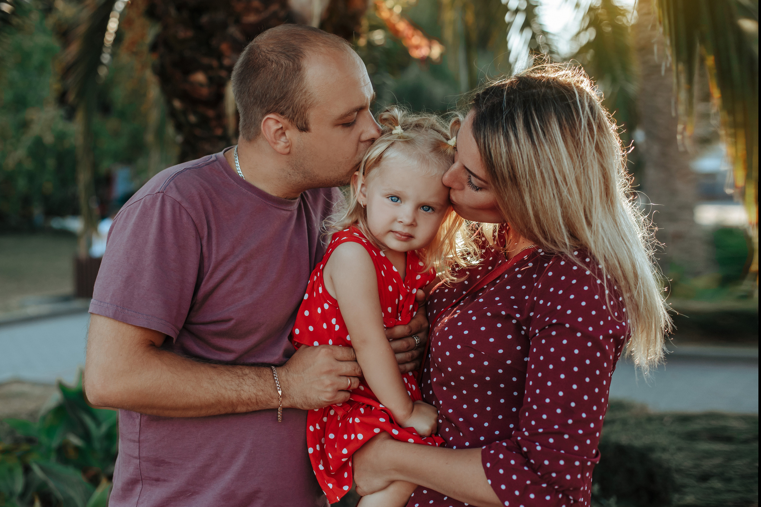 Симона, Кирилл и Соня. Милана Довгаль - семейный фотограф и видеограф  в Адлере и Сочи