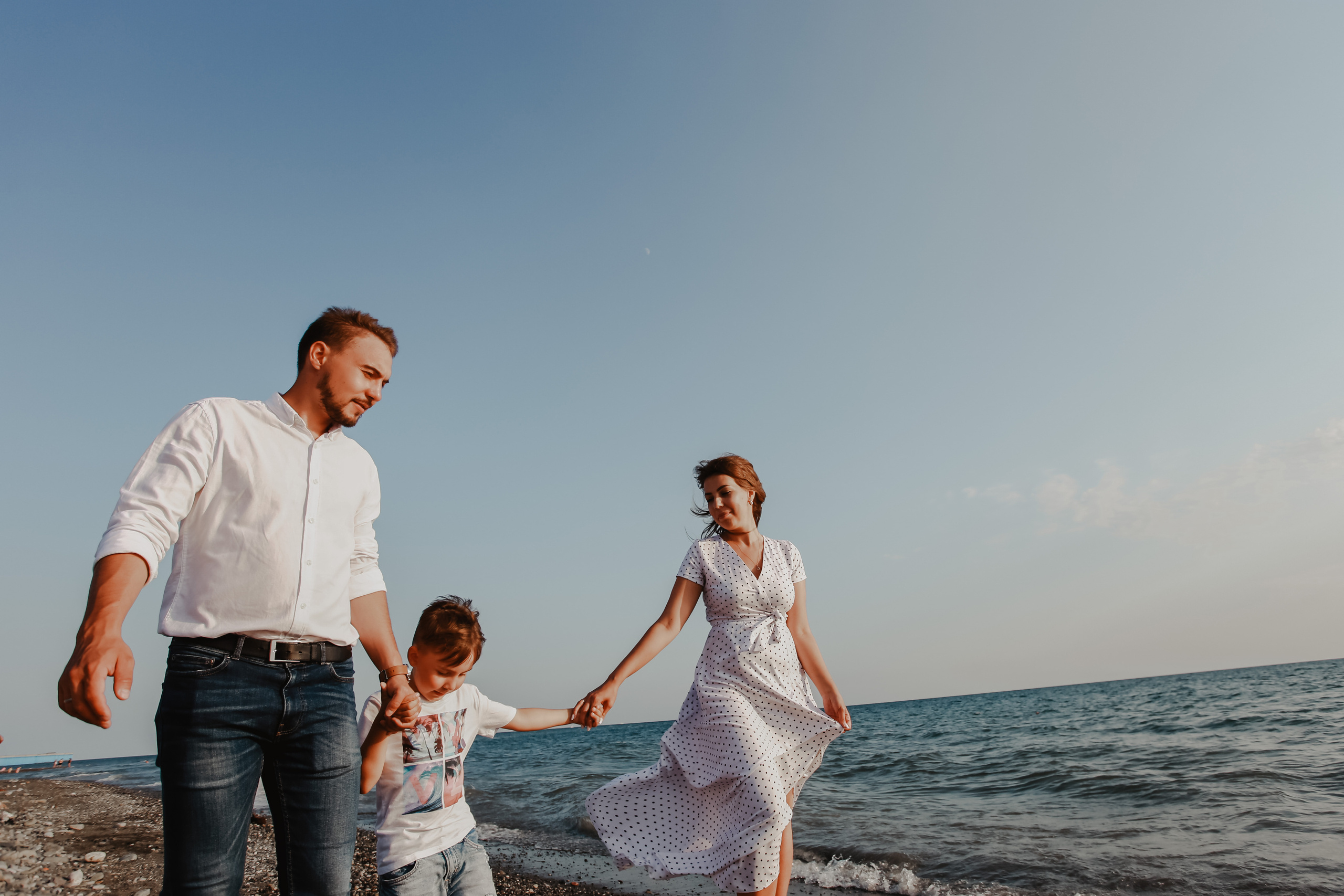 Пляж Мандарин. Милана Довгаль - семейный фотограф и видеограф  в Адлере и Сочи
