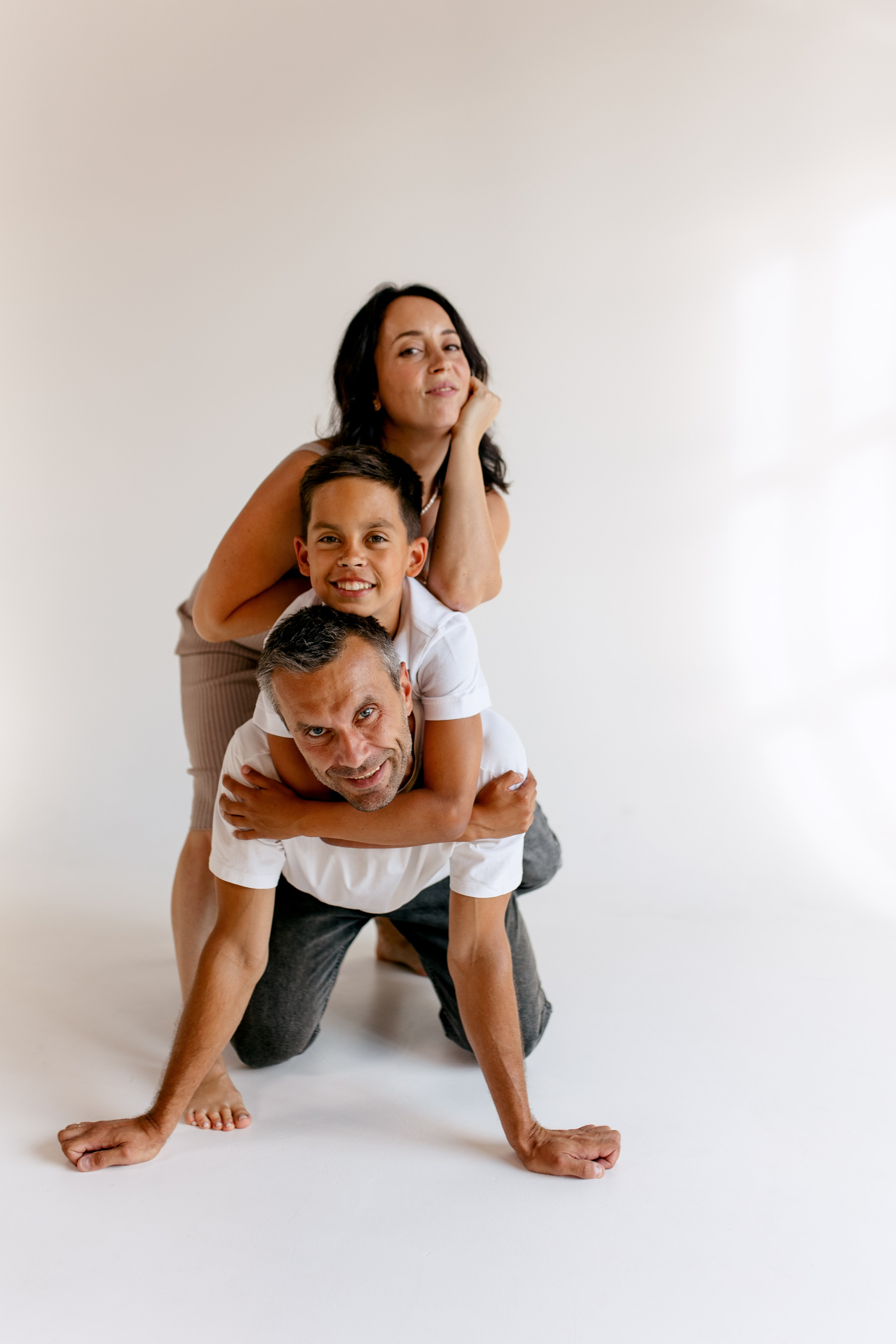 На белом фоне. Свадебный и семейный фотограф в Туле и области Маша Костина