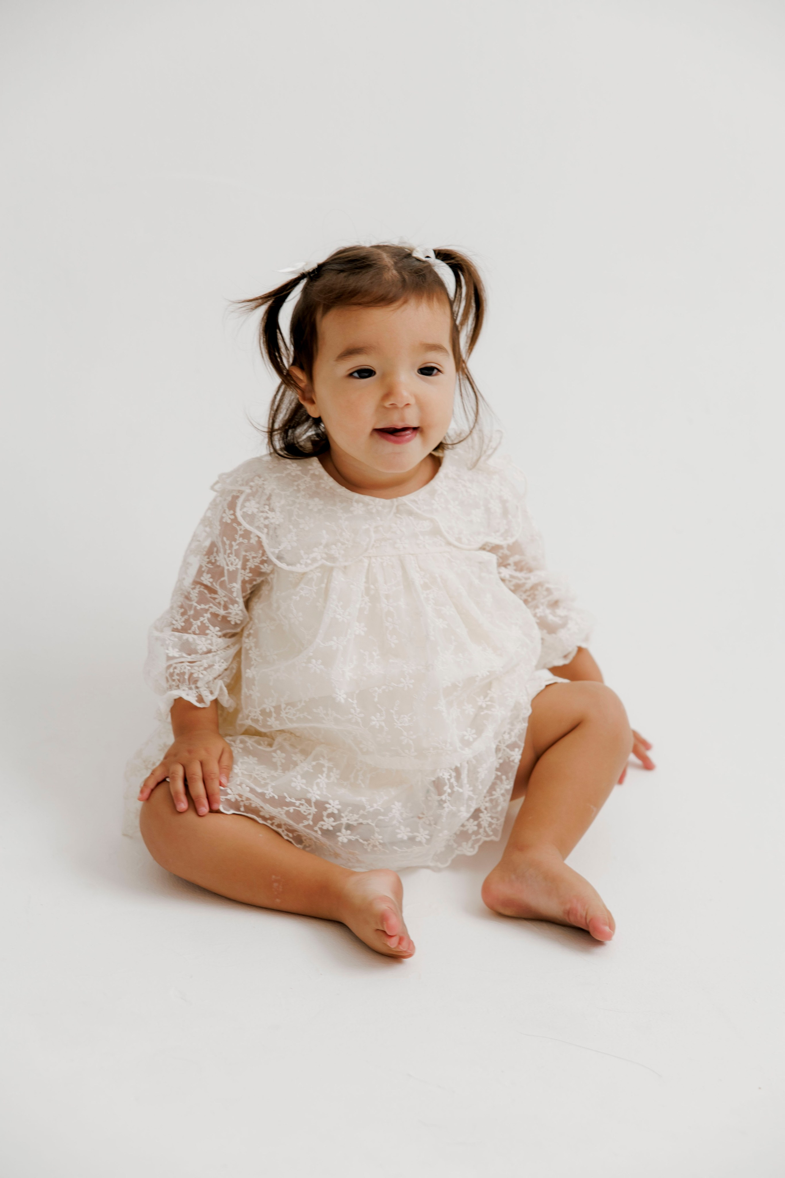 Family photoshoot inside the studio. Wedding and family photographer