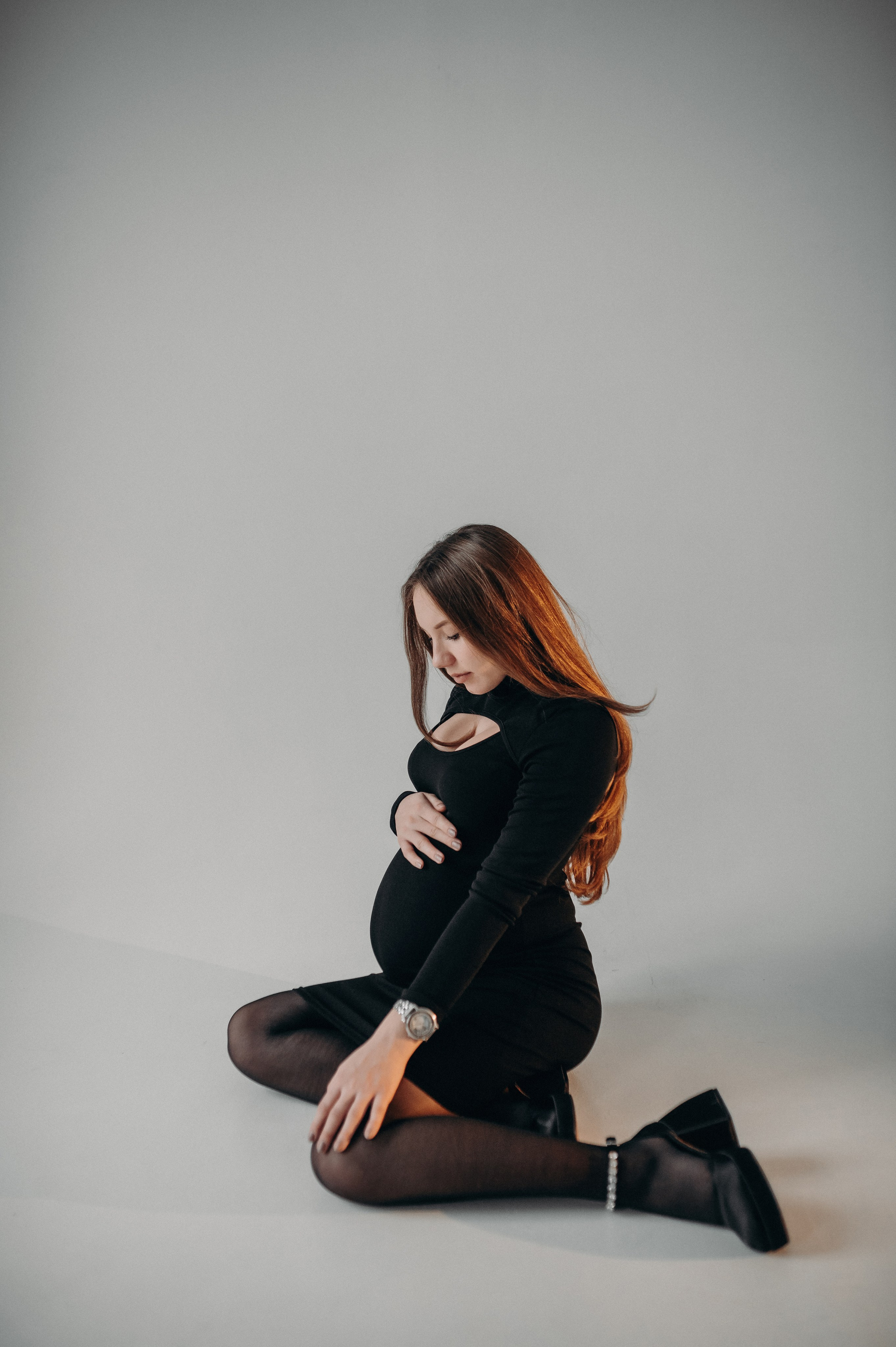 Съемка беременности в студии. Главная