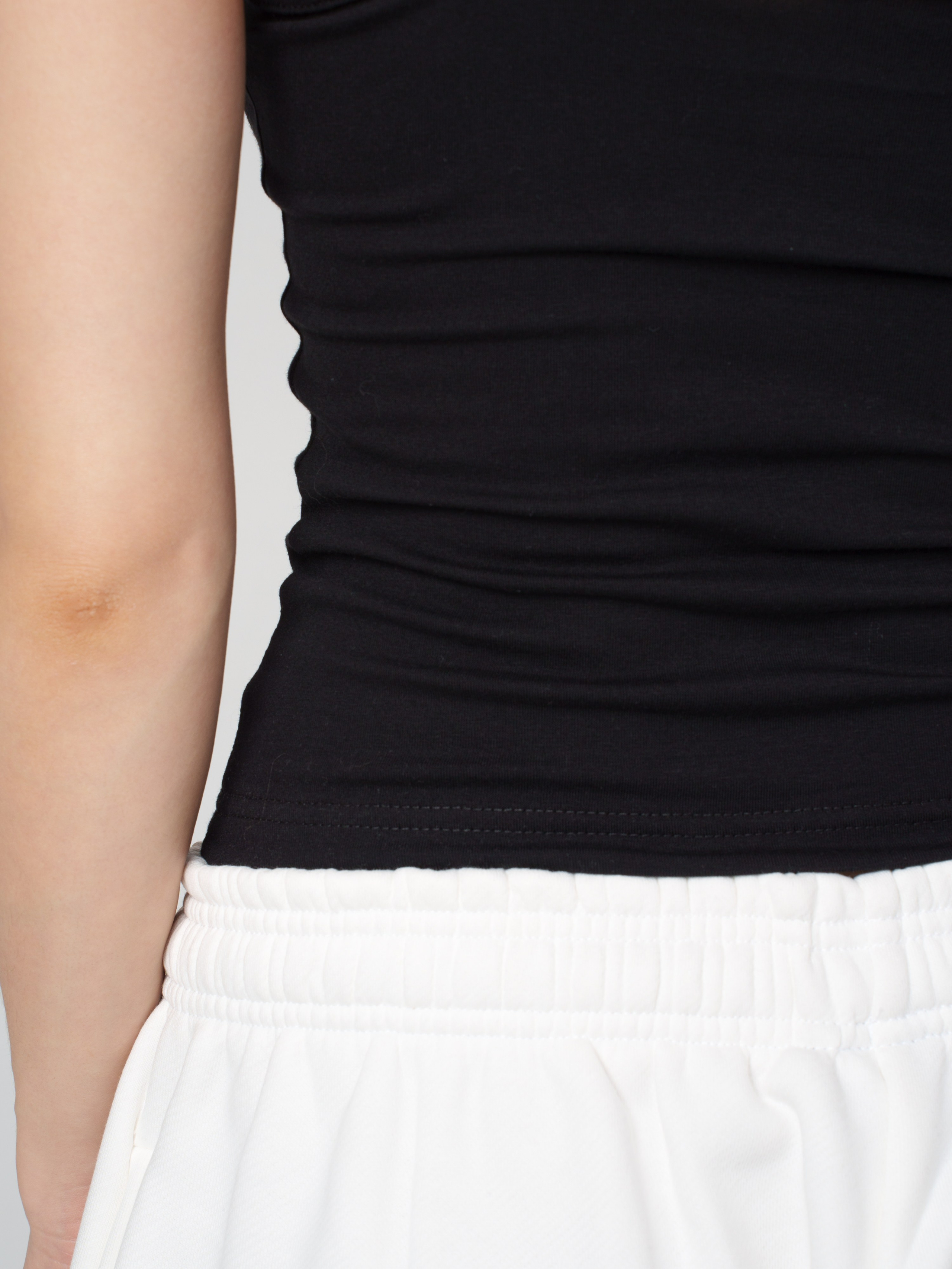 Топы на сером фоне. Иван Упоров — фотограф, рилсмейкер чебоксары