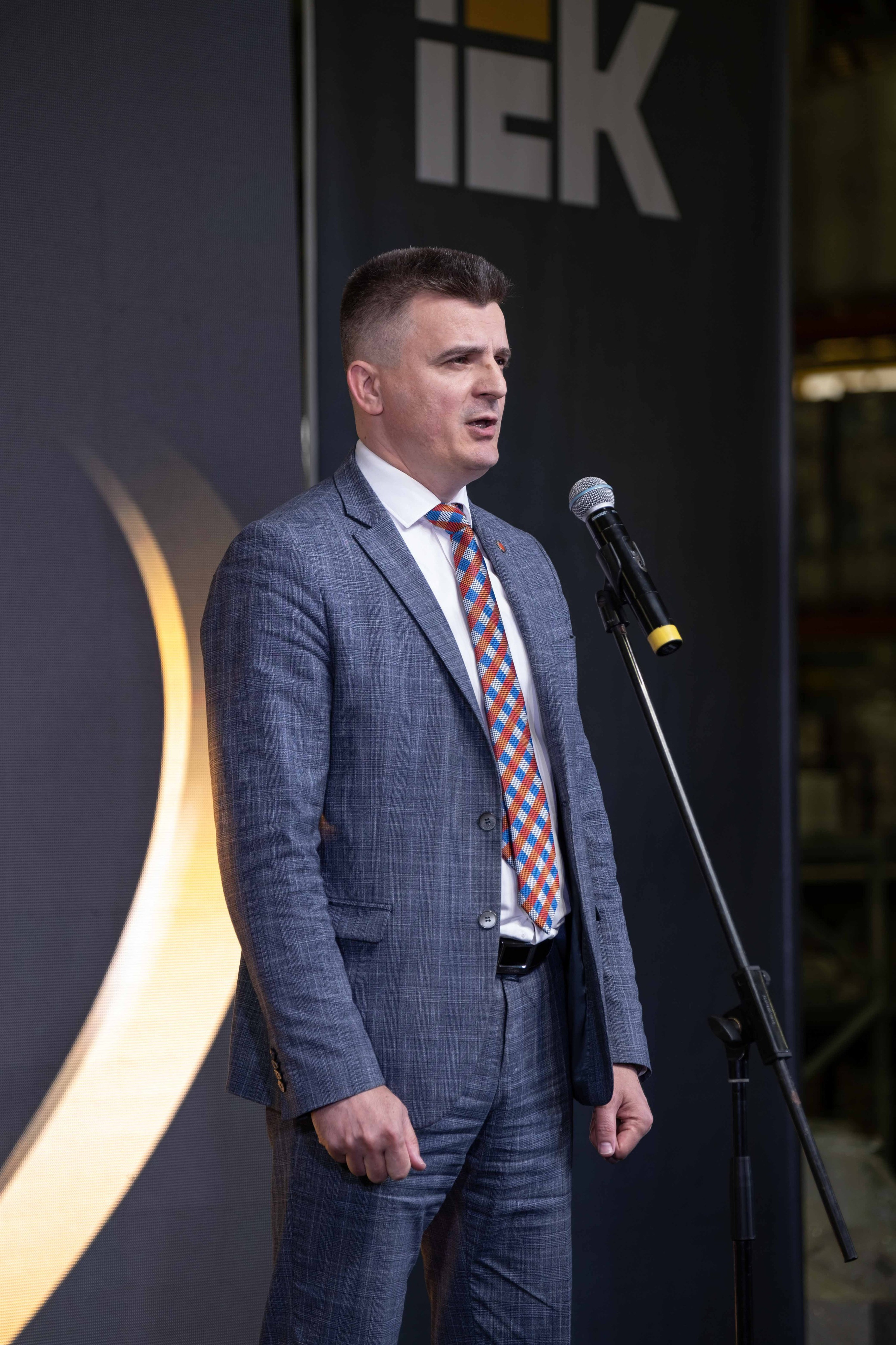 IEK — торжественное открытие производственного цеха. Фото тур