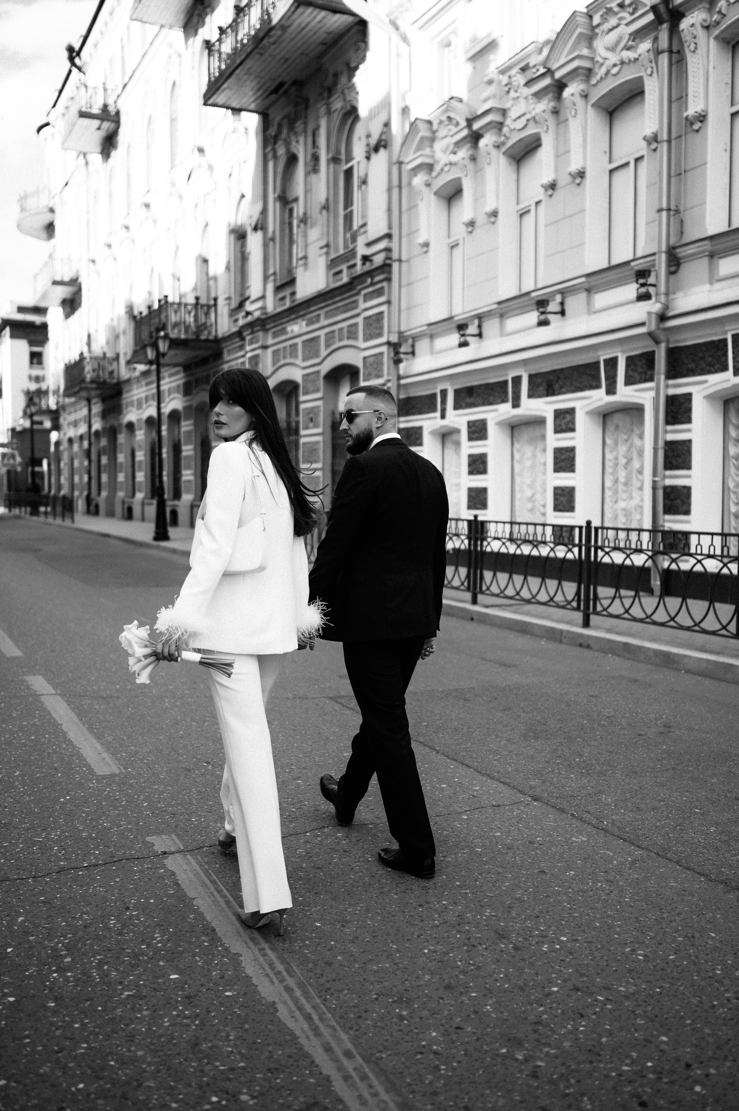 Astrakhan street wedding. Wedding photographer