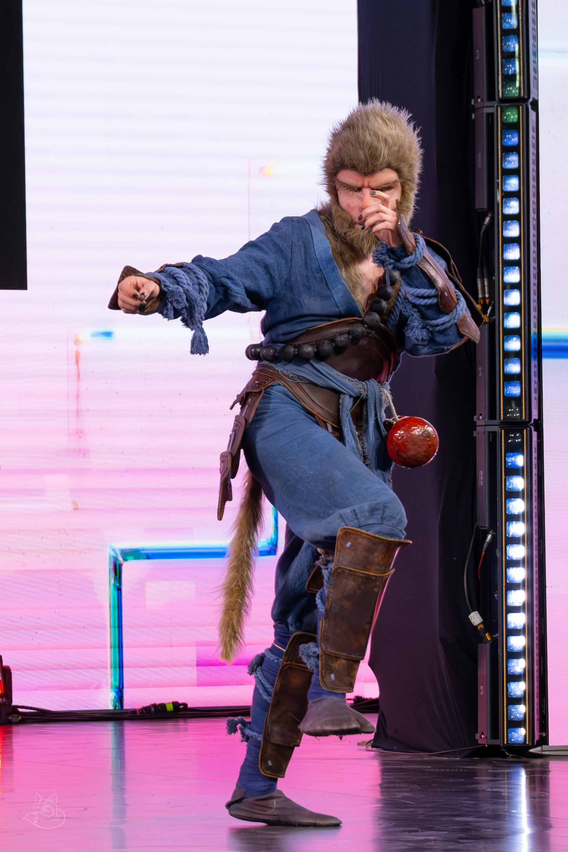 Сцена РЭД ЭКСПО 2024. Косплей фотограф