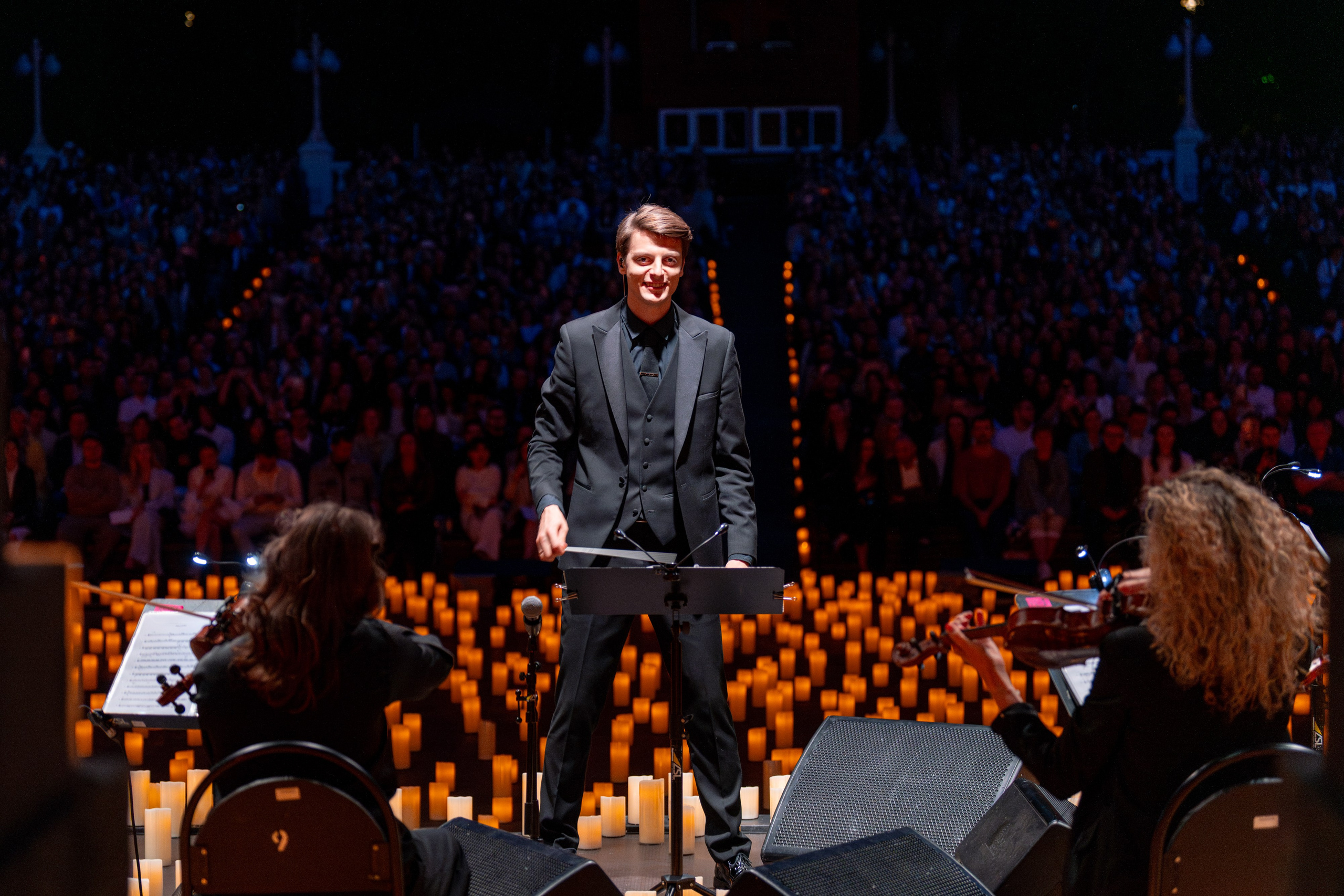 Симфонический оркестр Lumisfera при свечах. Фотограф Никита Комаров