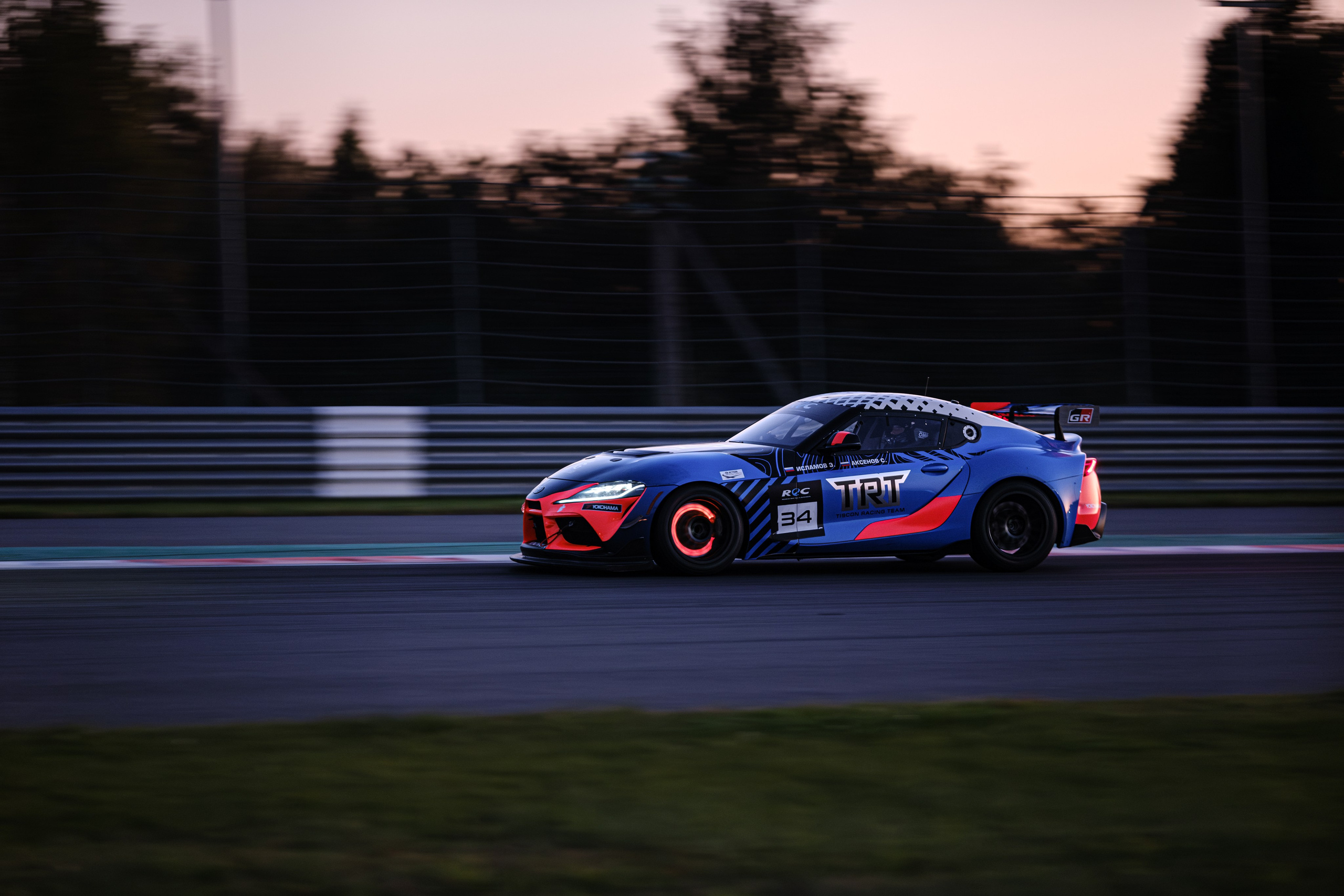 Российская серия гонок на выносливость. Авто и мотоспорт — фотограф Антон Медведев iCoguar