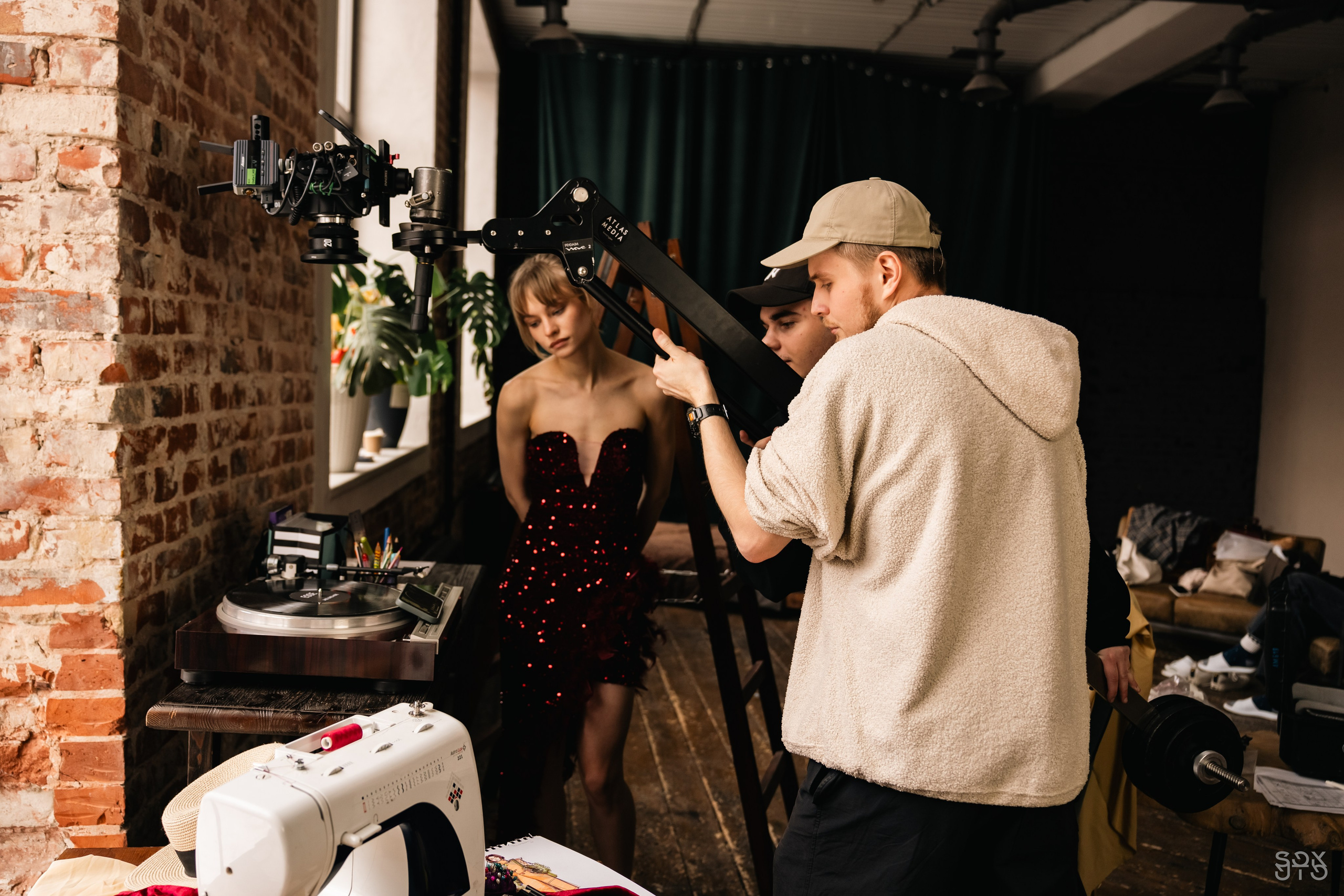 Видеопродакшн BACKED ROLL