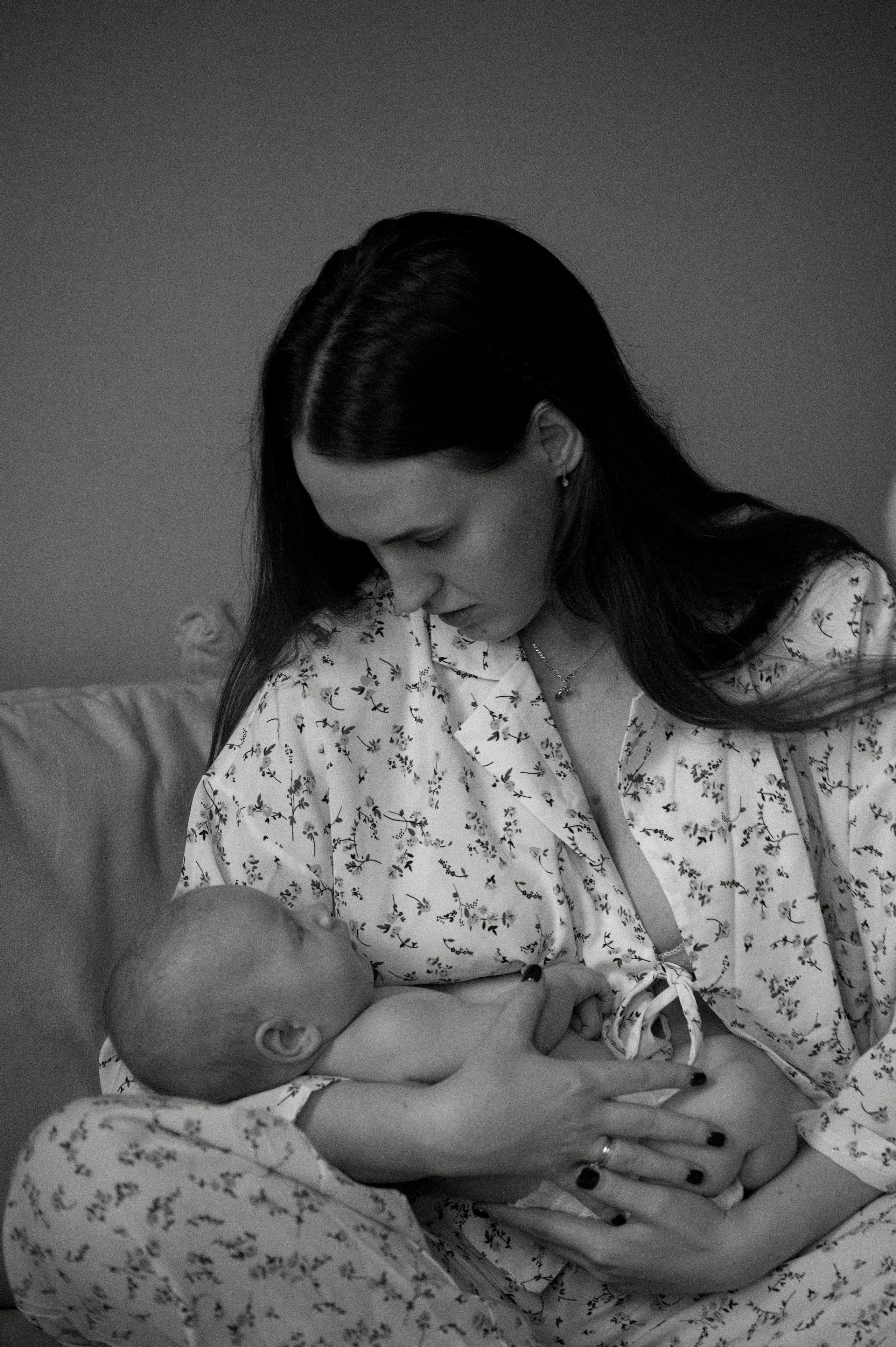 Семейная домашняя фотосессия. Профессиональный фотограф беременности в СПБ. Стильные фотосессии беременности в стиле минимализм и классическая фотография