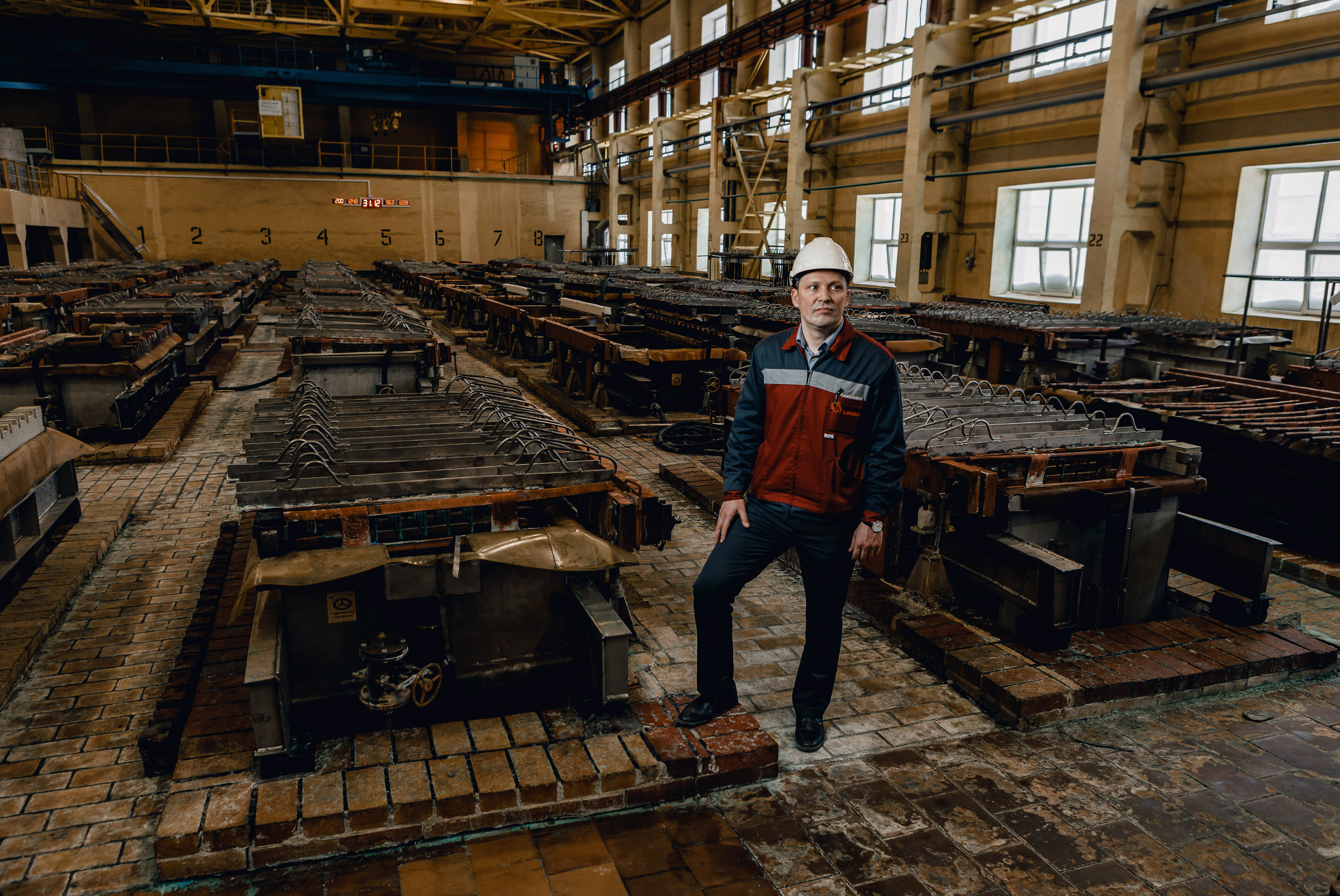 Фотография руководителя в цехе