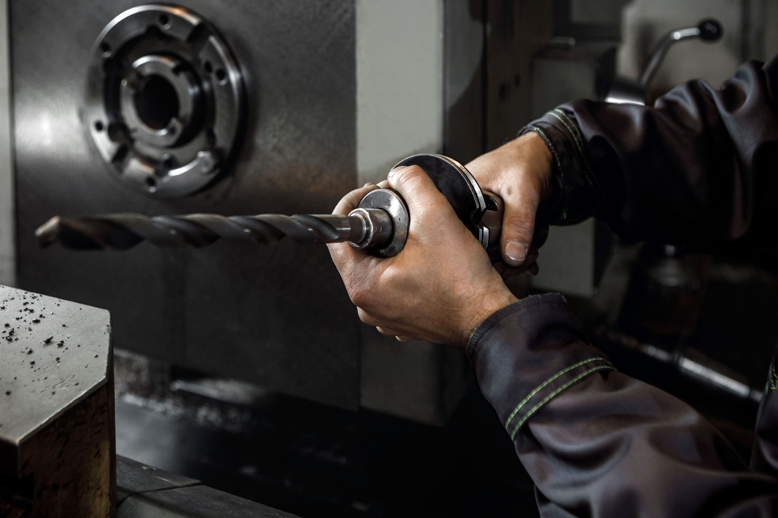 Руки рабочих