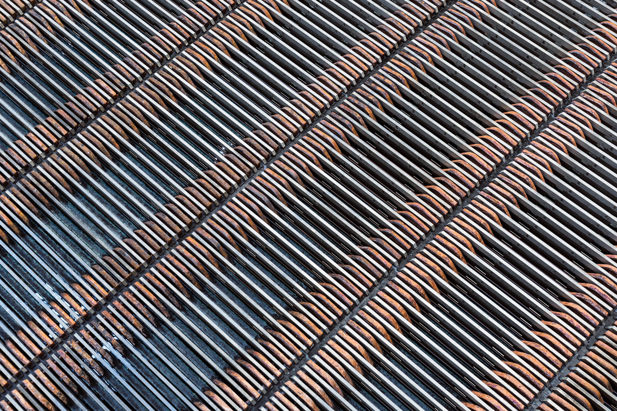 Вид сверху на электролизные ванны