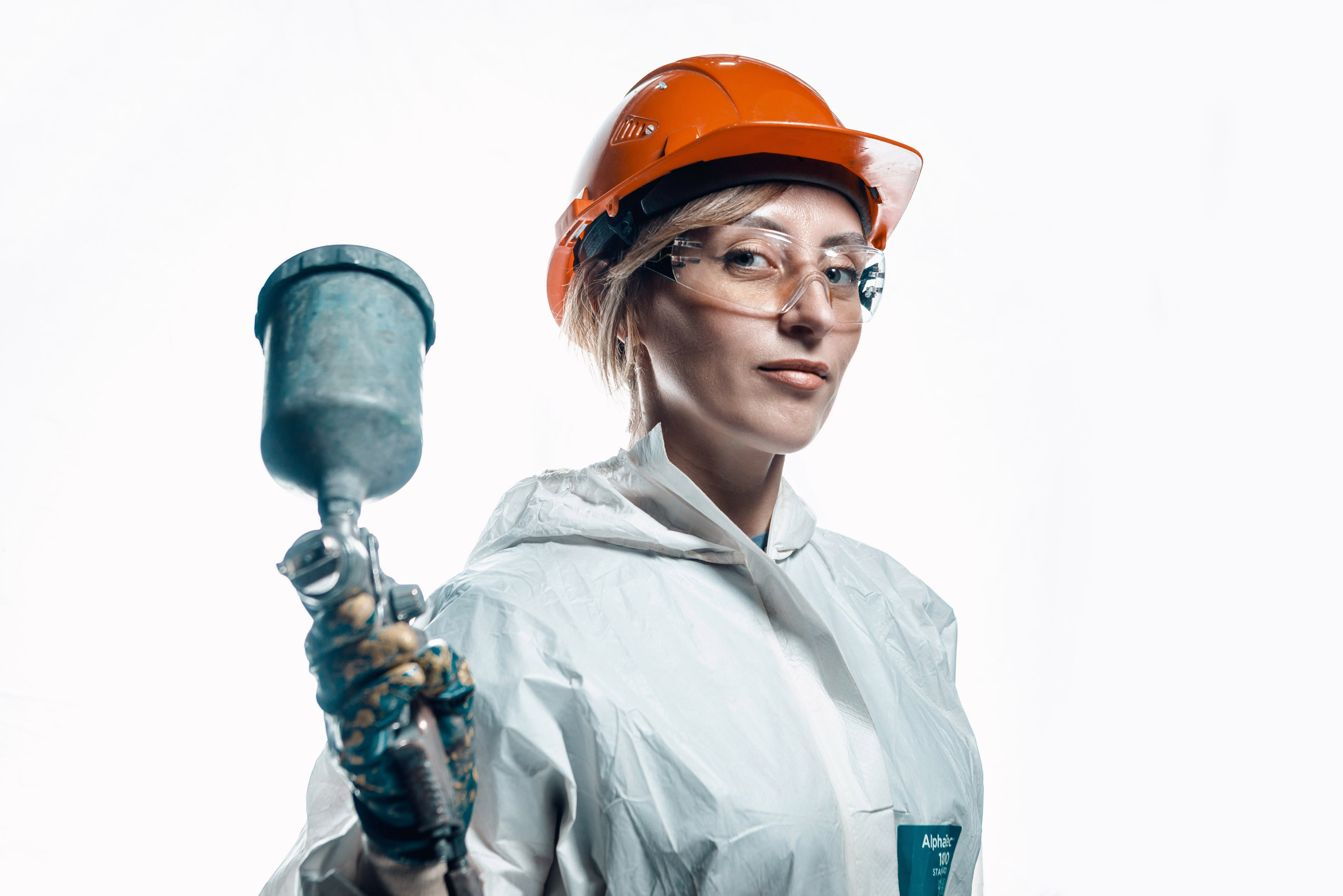 Женский портрет на белом фоне