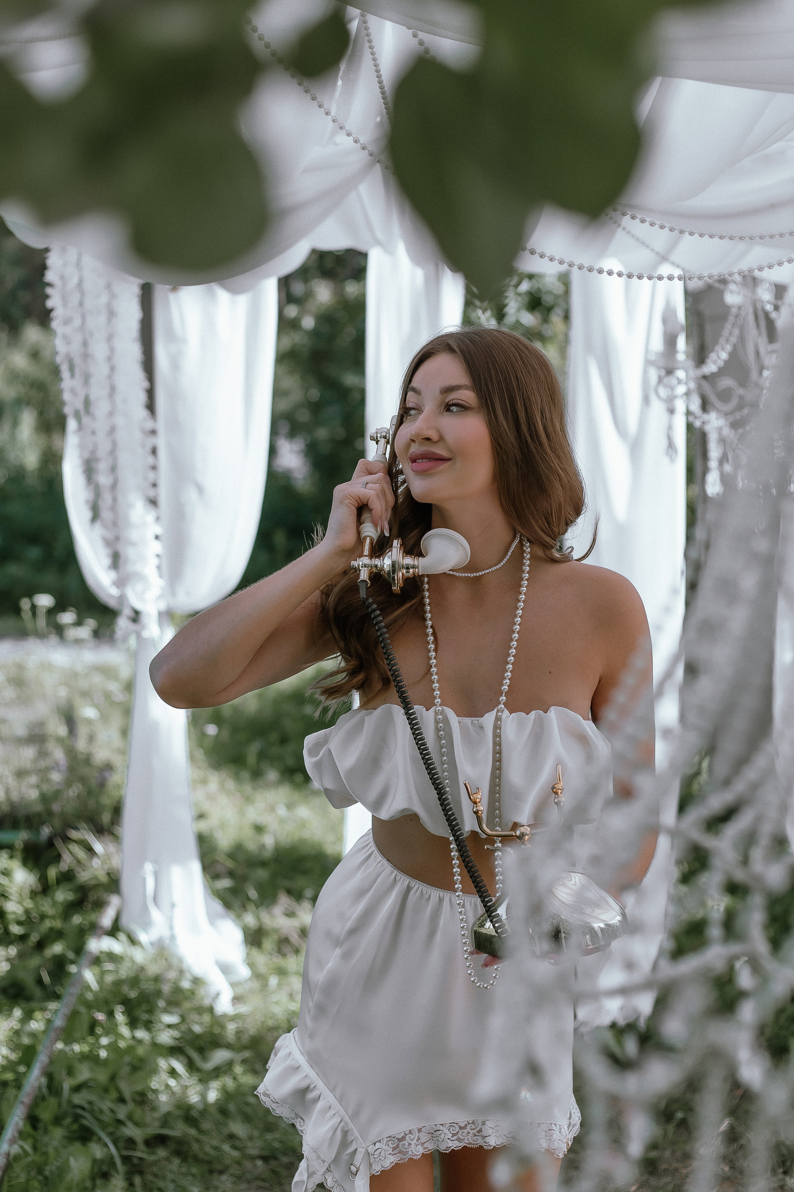 Летняя фотосессия в Екатеринбурге в декорированной зоне.