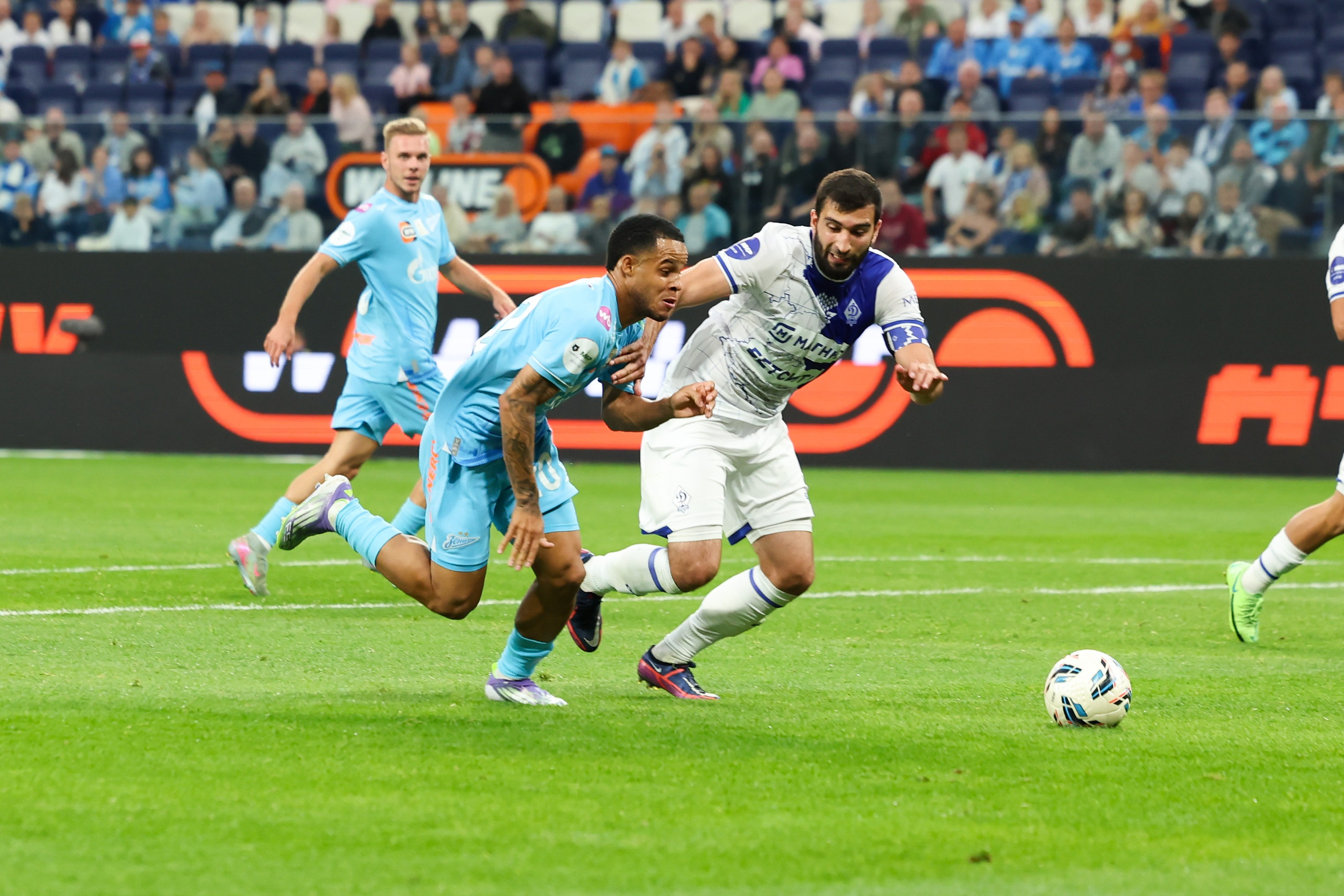 ФК «Зенит» — ФК «Динамо» Махачкала 23.08.2025. Спортивный и репортажный фотограф Антон Тереханов
