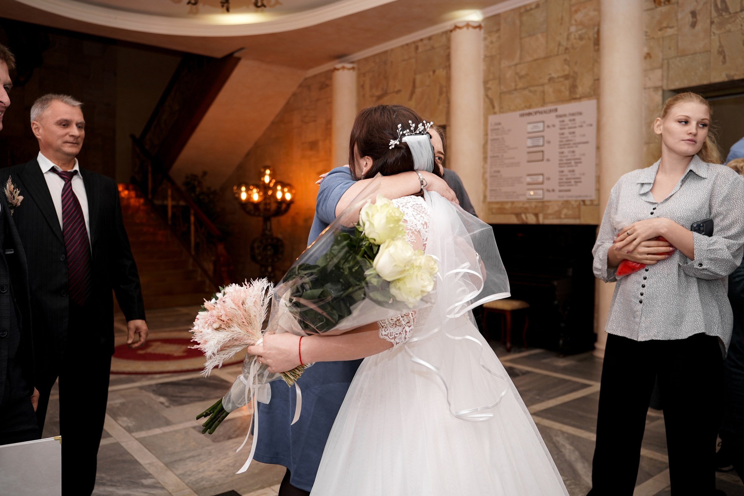 Свадебная фотосессия в Кировском ЗАГСе в Ростове-на-Дону. Фотограф Алёна Чёботова. Свадебный фотограф в Ростове-на-Дону. Таинство Крещения и Венчания, семейные фотосессии. Алёна Чёботова