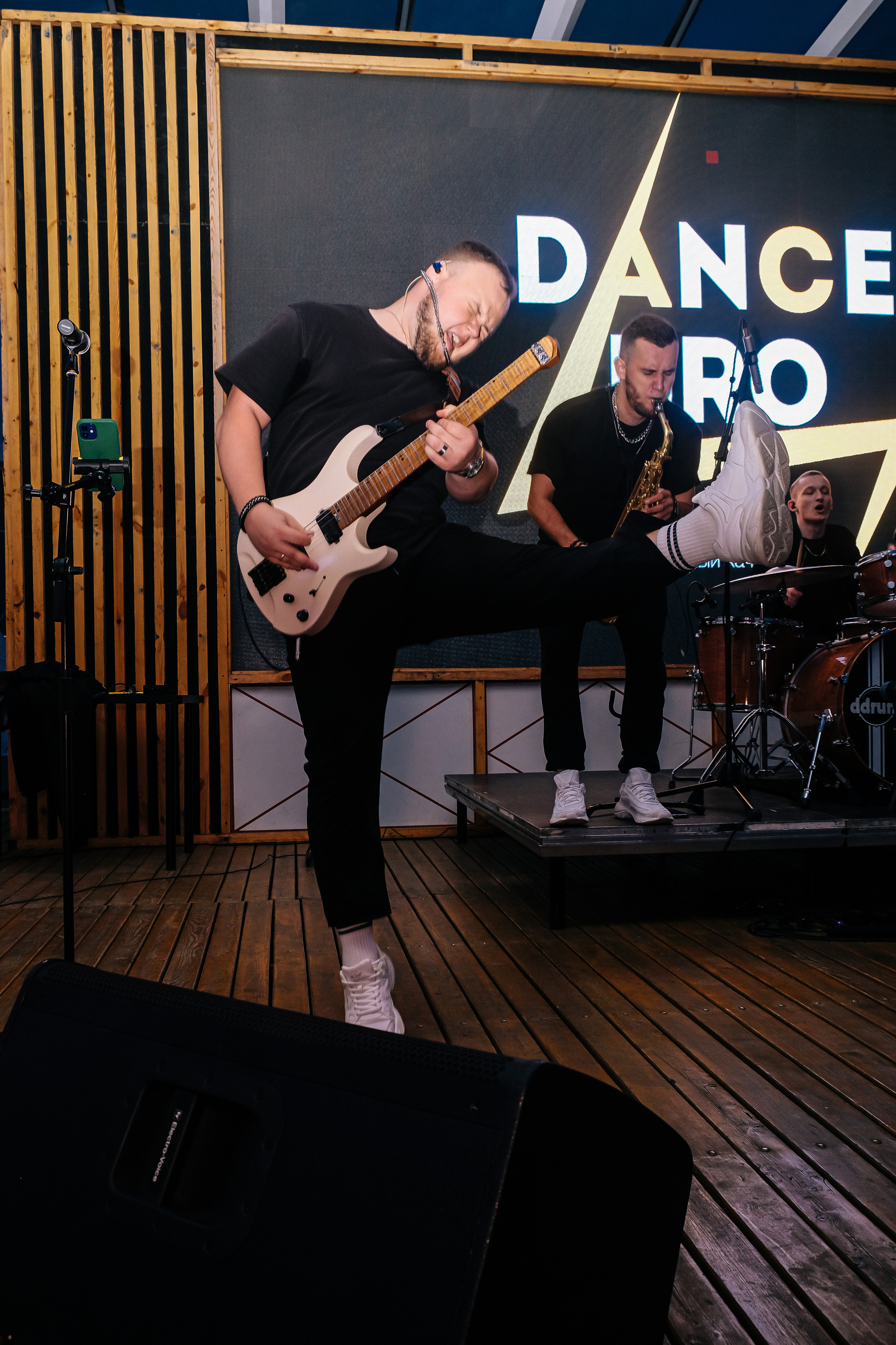 Концерт. Фотограф и видеограф в Тюмени Анна Жагорина, ваши фото еще не отдавали так быстро!