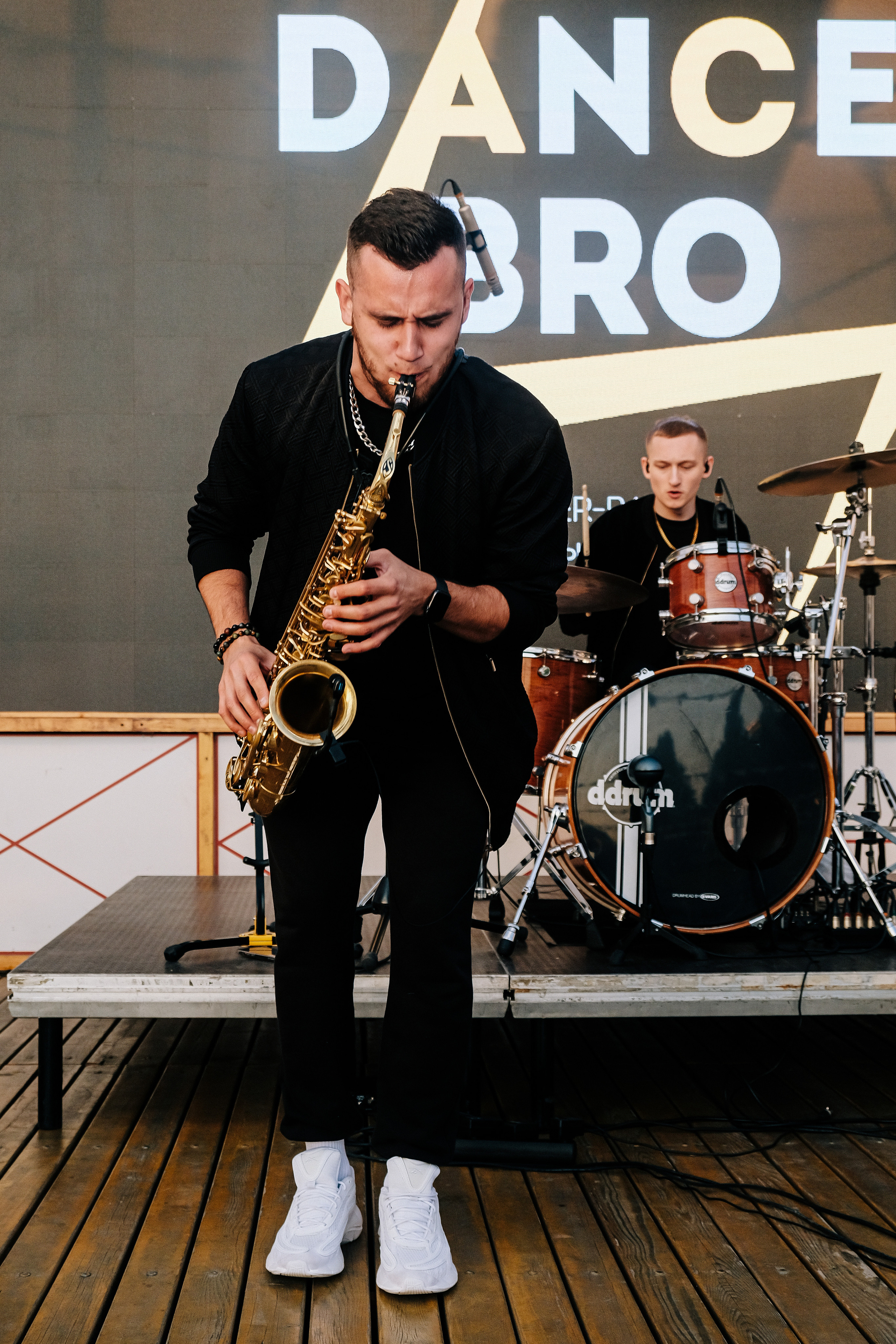 Концерт. Фотограф и видеограф в Тюмени Анна Жагорина, ваши фото еще не отдавали так быстро!