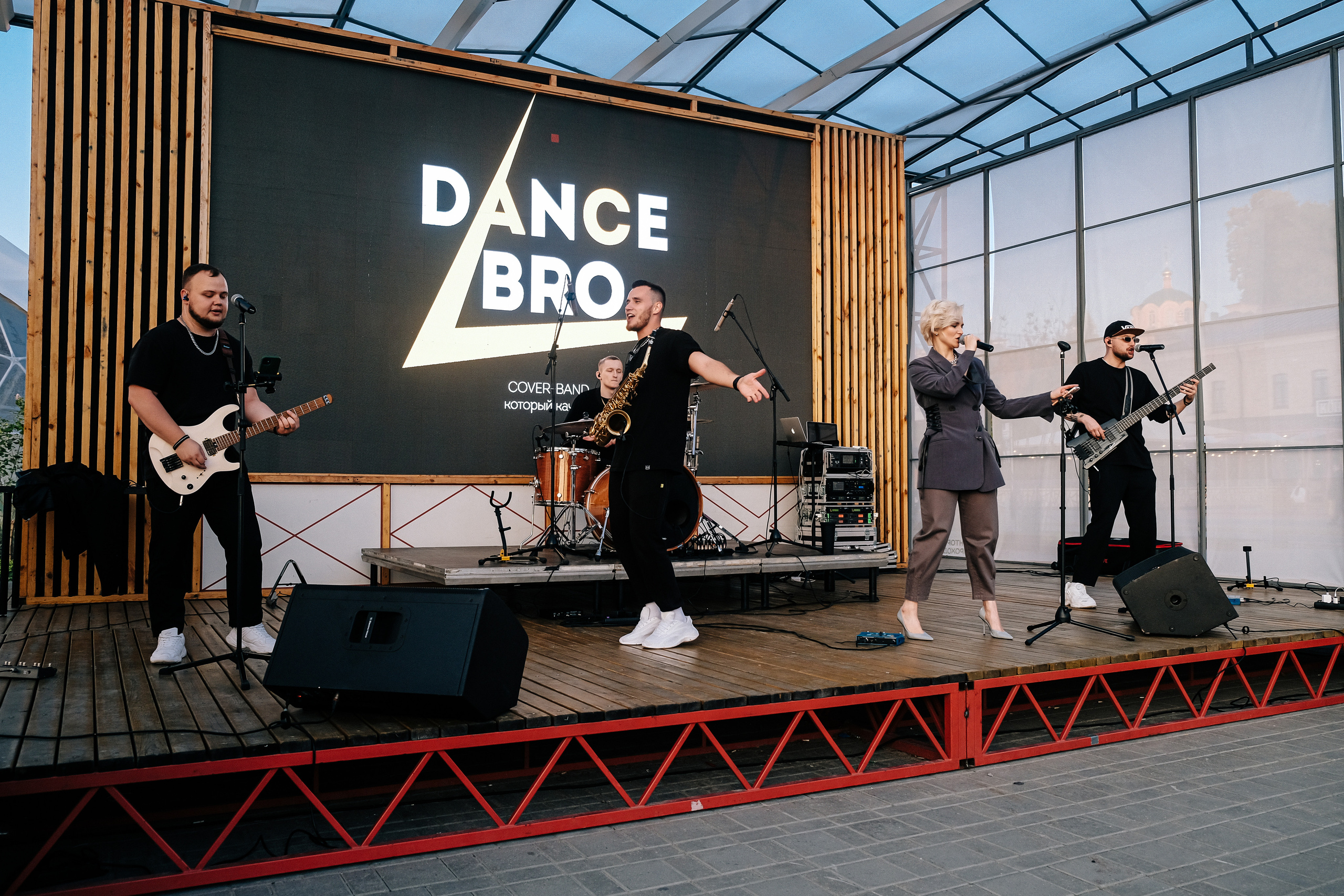 Концерт. Фотограф и видеограф в Тюмени Анна Жагорина, ваши фото еще не отдавали так быстро!