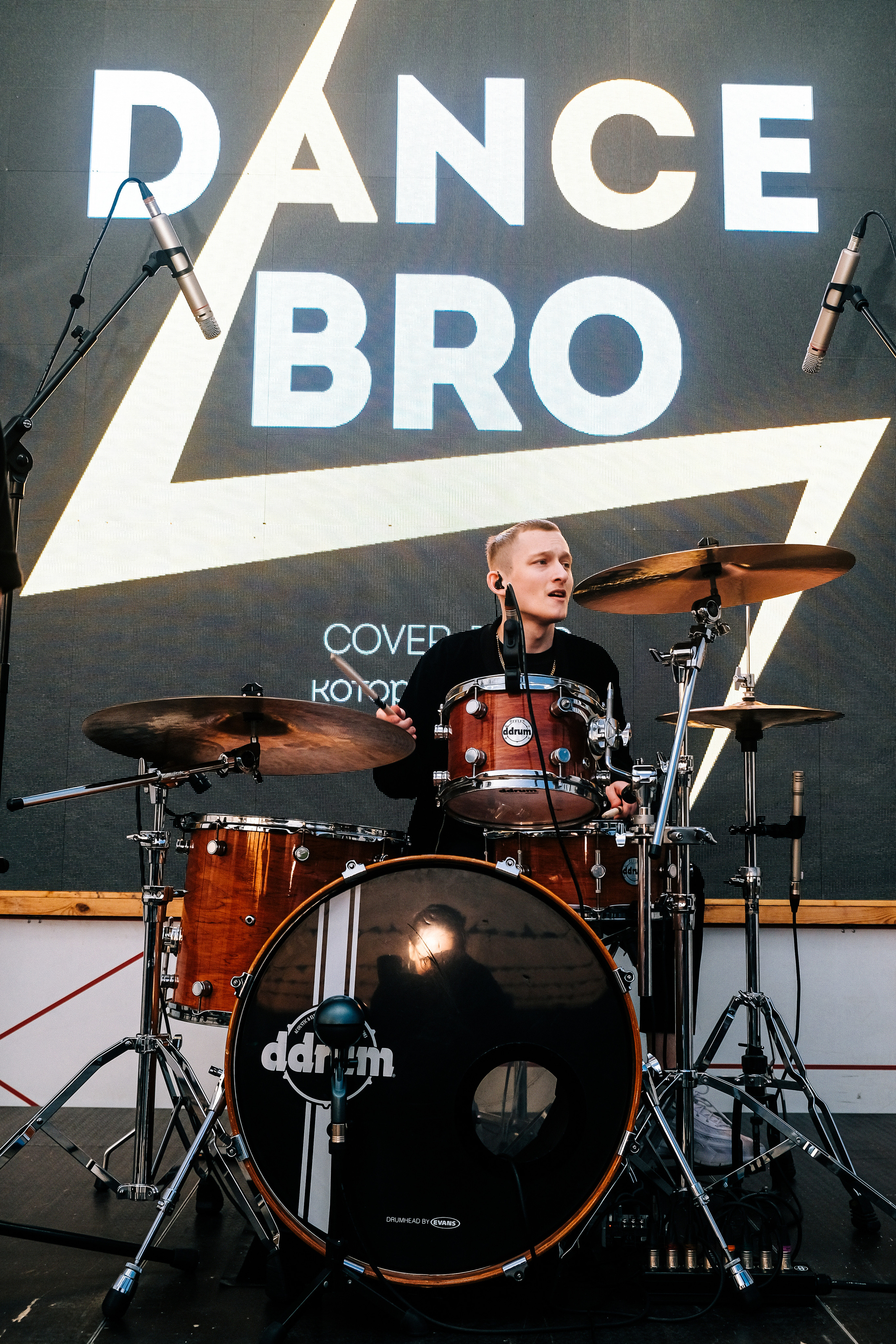 Концерт. Фотограф и видеограф в Тюмени Анна Жагорина, ваши фото еще не отдавали так быстро!