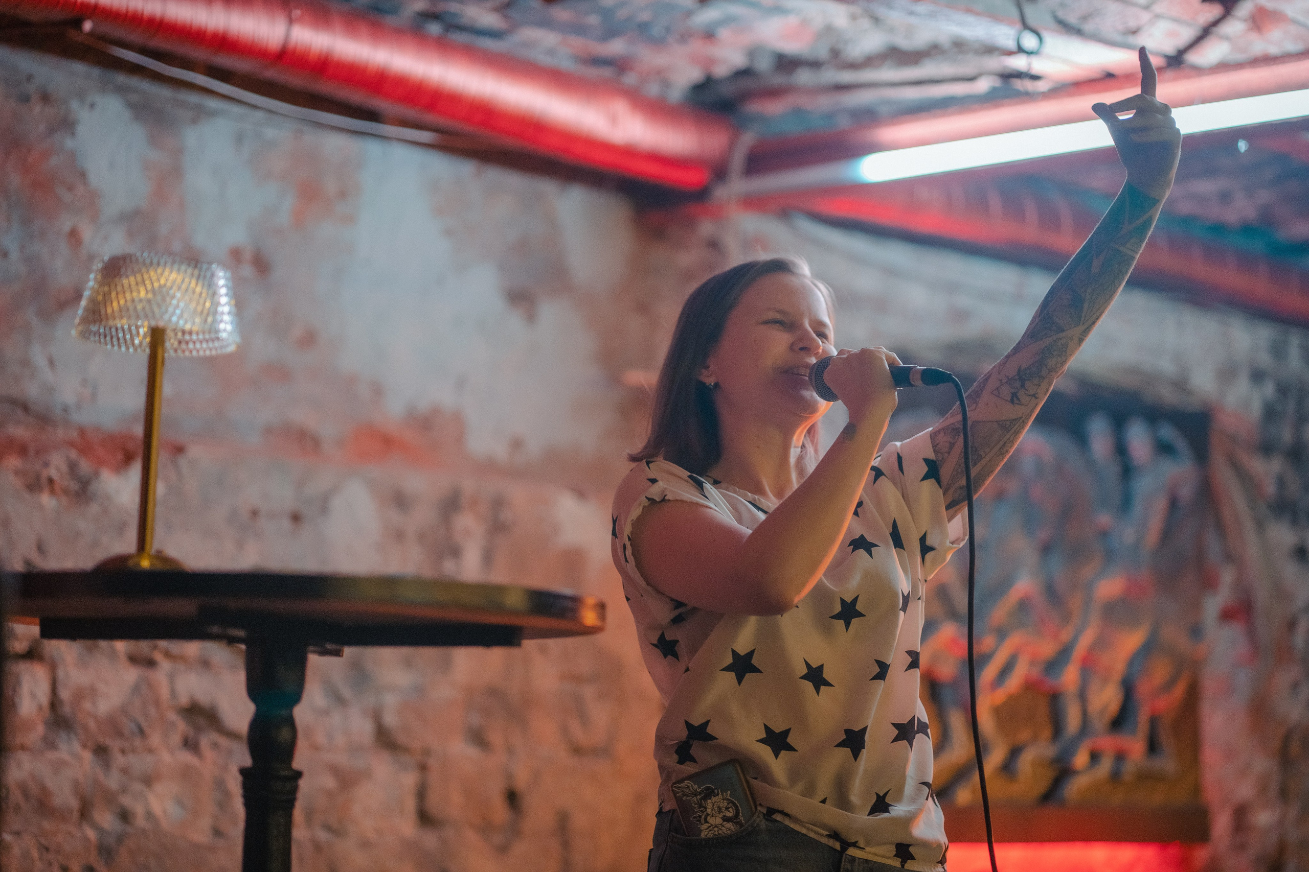 Презентация поэтического сборника. Творческие фотосессии в Москве. Фотоальбом лидера группы ЯЛО