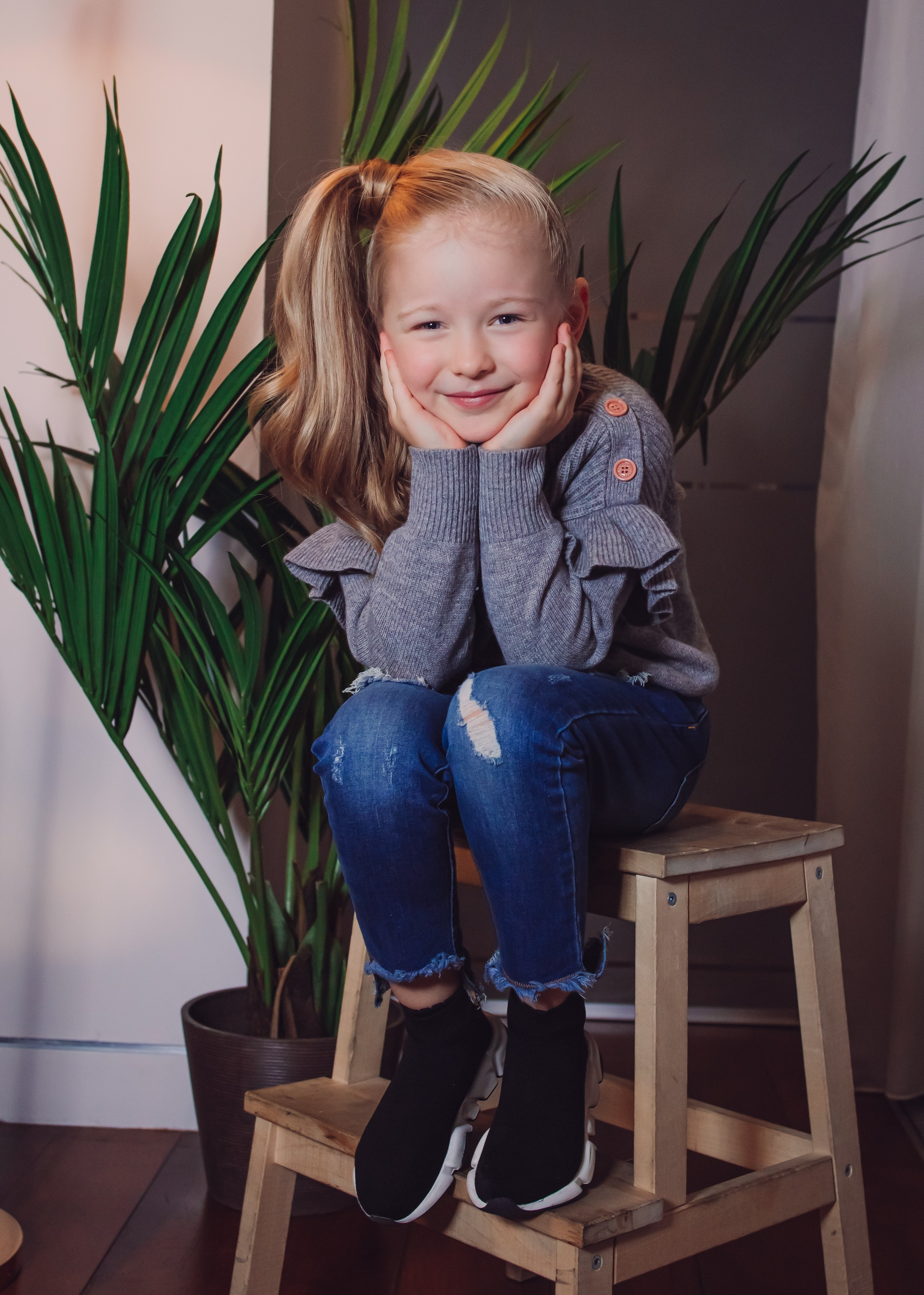 Новогодняя съемка в студии Алеси Марии. Агенство фотографов под любой запрос. Москва