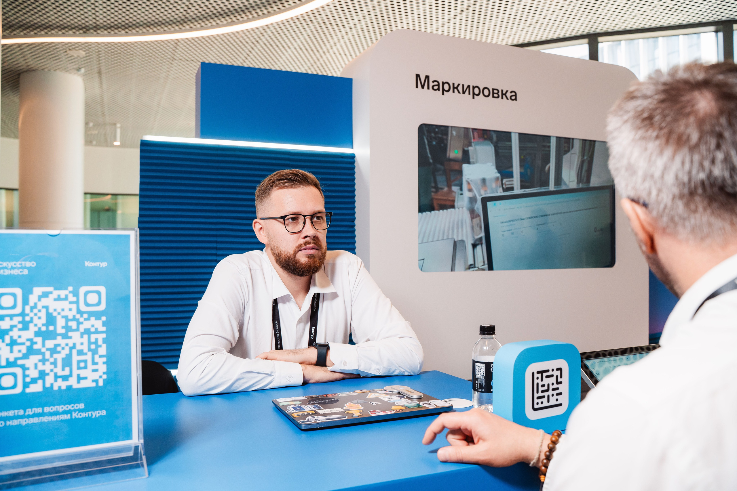 Контур. Репортажный фотограф в Москве Федор Вдовин