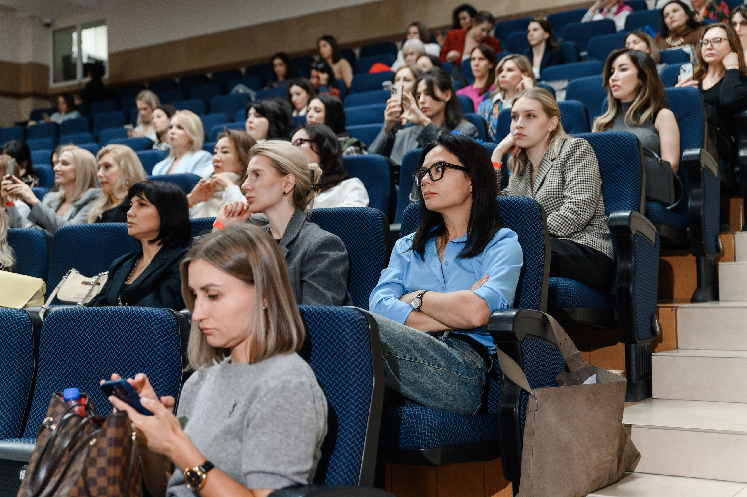 СЛУШАТЕЛИ. PRO-AGELESS