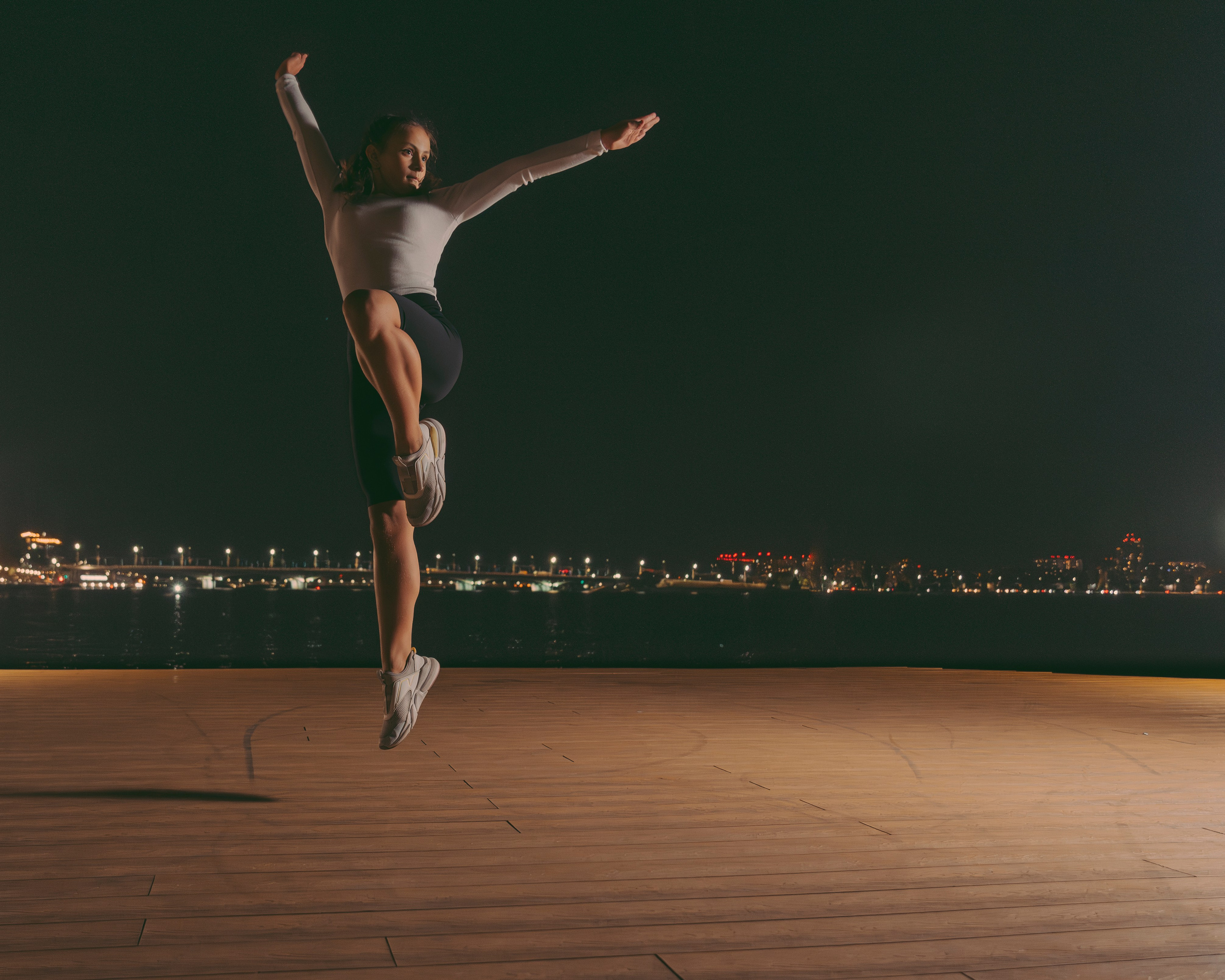 Съёмка EnDehors в вечернем городе. Фотограф Сергей Дружков (Воронеж / Липецк)