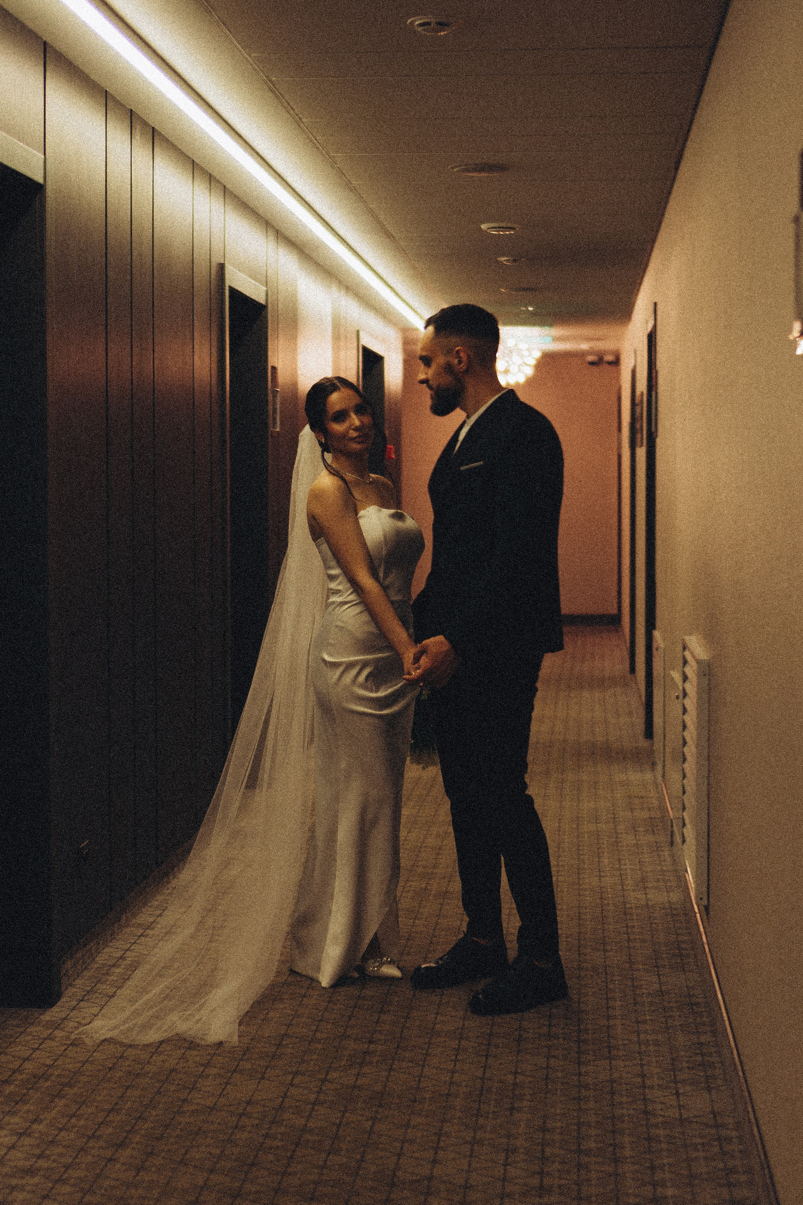 СВАДЕБНАЯ СЬЕМКА СБОРОВ ЖЕНИХА И НЕВЕСТЫ В ОТЕЛЕ И ТАКЖЕ ФОТОСЕССИИЯ В ОТЕЛЕЕ МЕГАПОЛИС БРЯНСК. Профессиональный фотограф, Санкт-Петербург — Виктория Богомолова