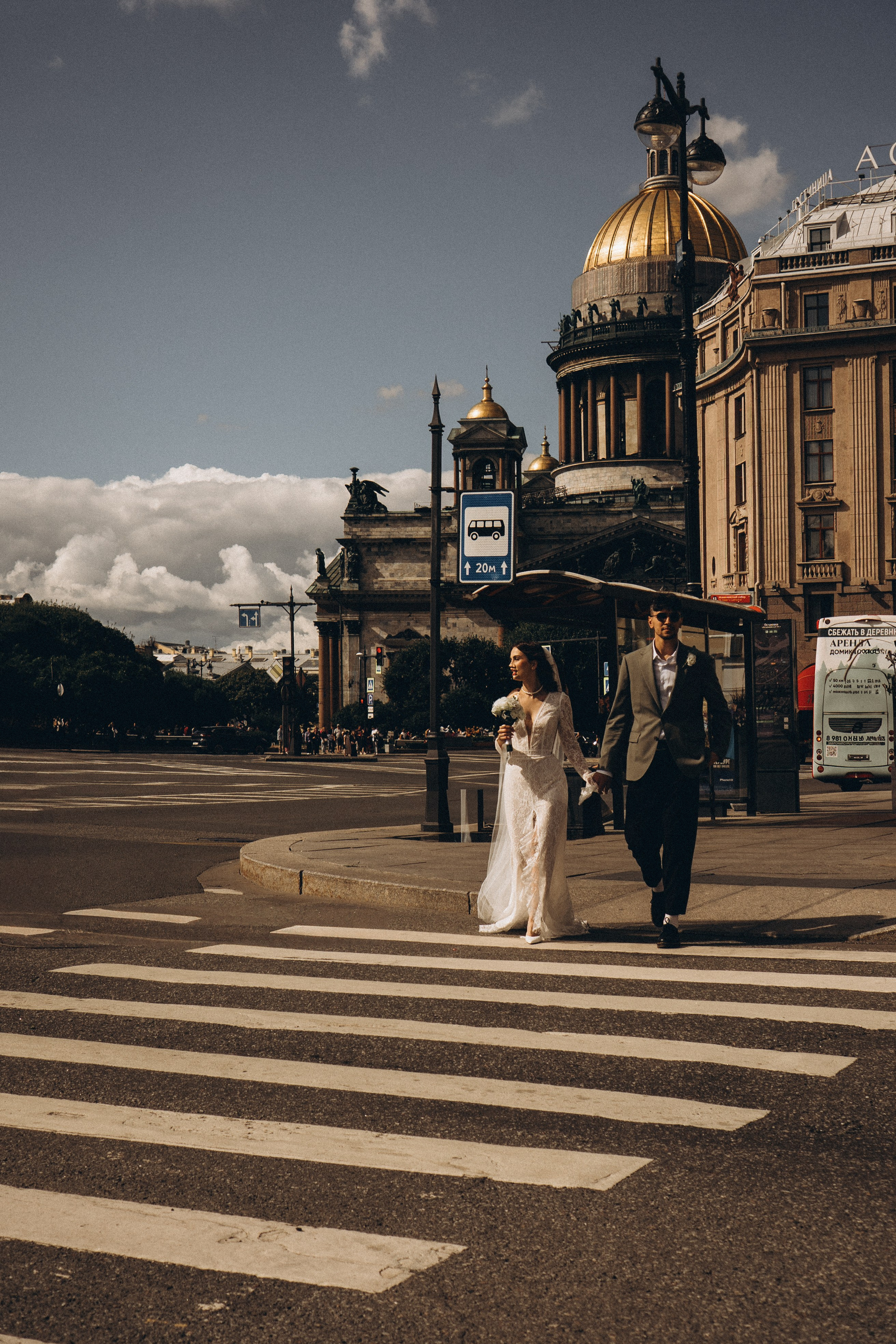 СВАДЕБНАЯ ПРОГУЛКА ВОЗЕ ИСАИКЕВСКОГО СОБОРА АСТОРИИ И ЗАКОНОДАЛЕТНОГО СОБРАНИЯ. Профессиональный фотограф, Санкт-Петербург — Виктория Богомолова