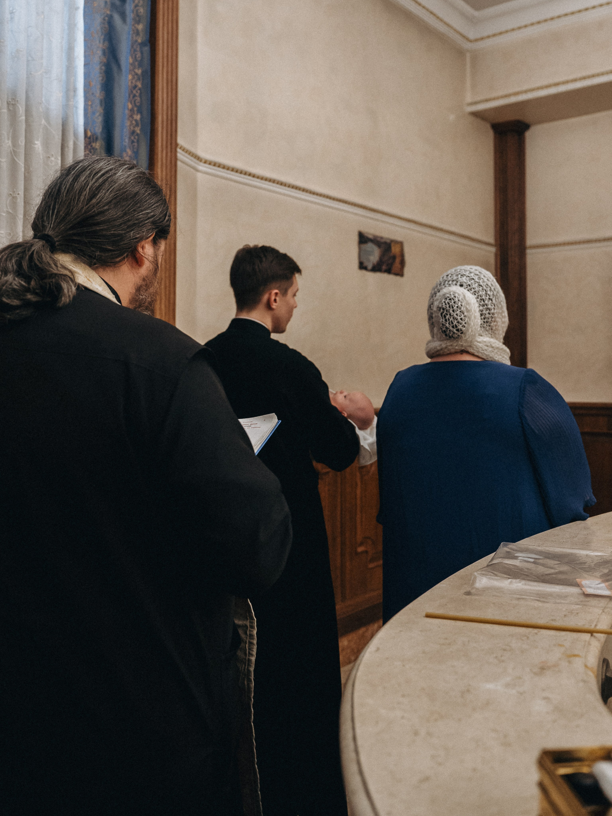 фотосессия крещения, фотограф таинства крещения Москва, ребенок с мамой крещение, фотограф на крещение Королев,  фотограф на таинство Крещения Мытищи, фотограф крещения Мытищи