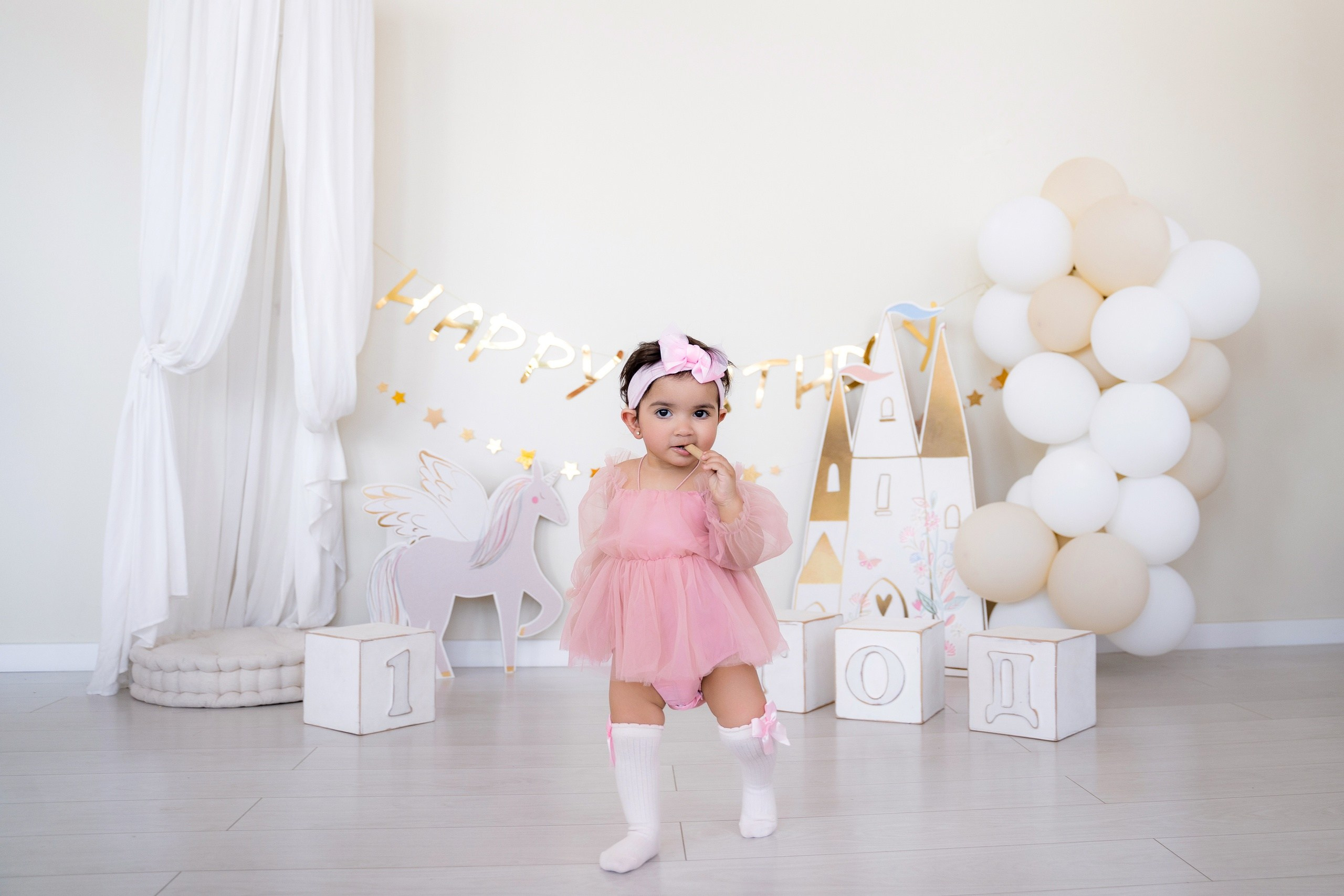 Фотосессия Cake Smash. Фотостудия Малина в городе Улан-Удэ. Фотограф Ирина Жарникова