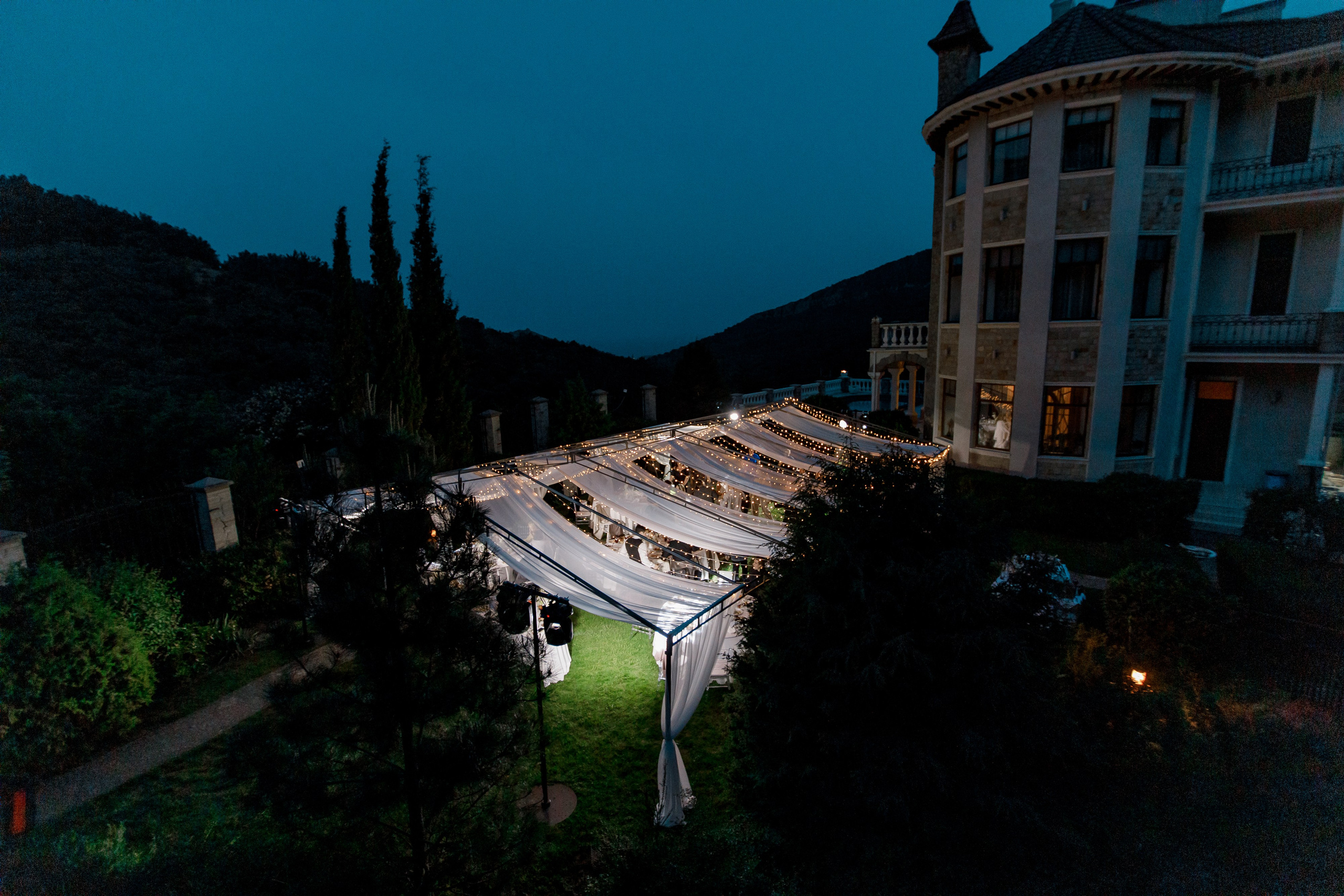Денис и Алина. Белый замок. Фотограф Анна Лейман. Севастополь