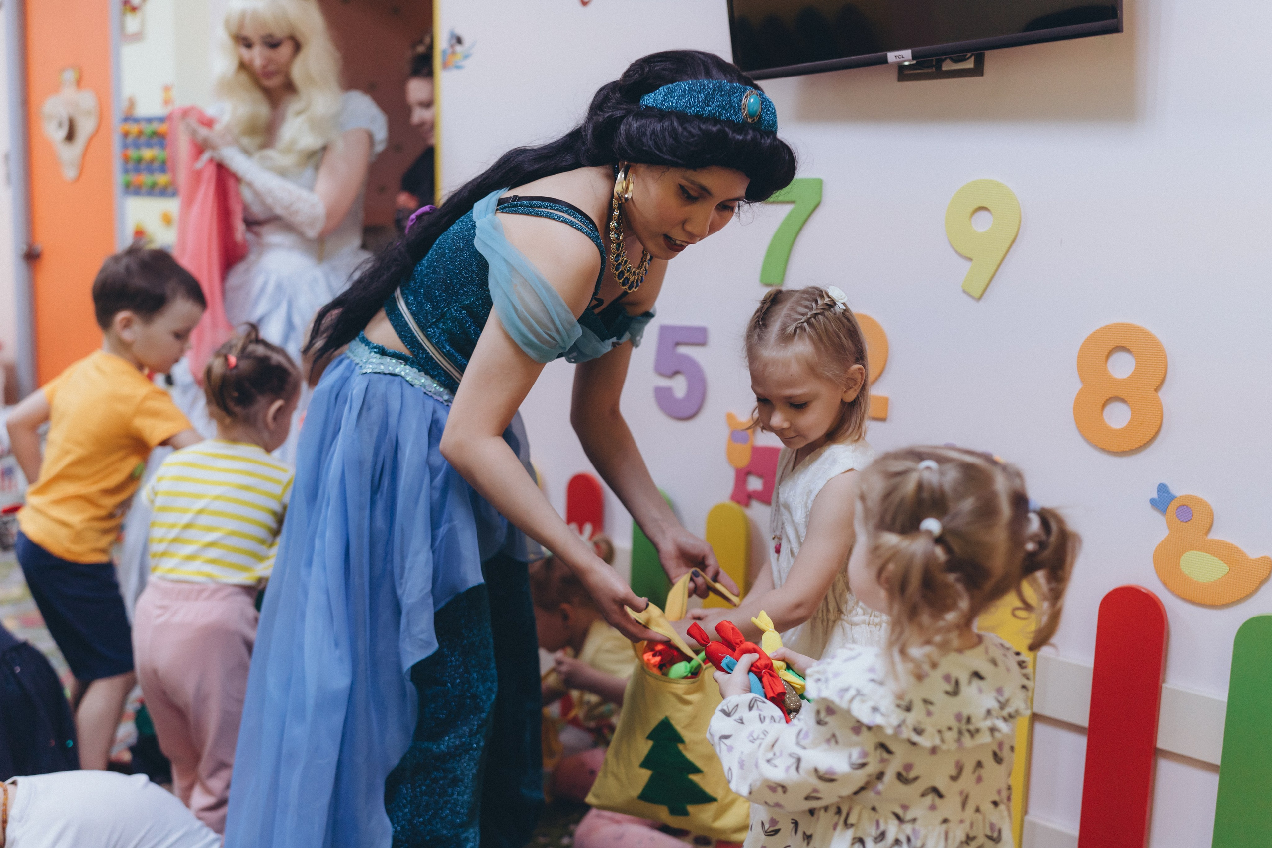 День рождения Алисы (садик). Крис Богомазова