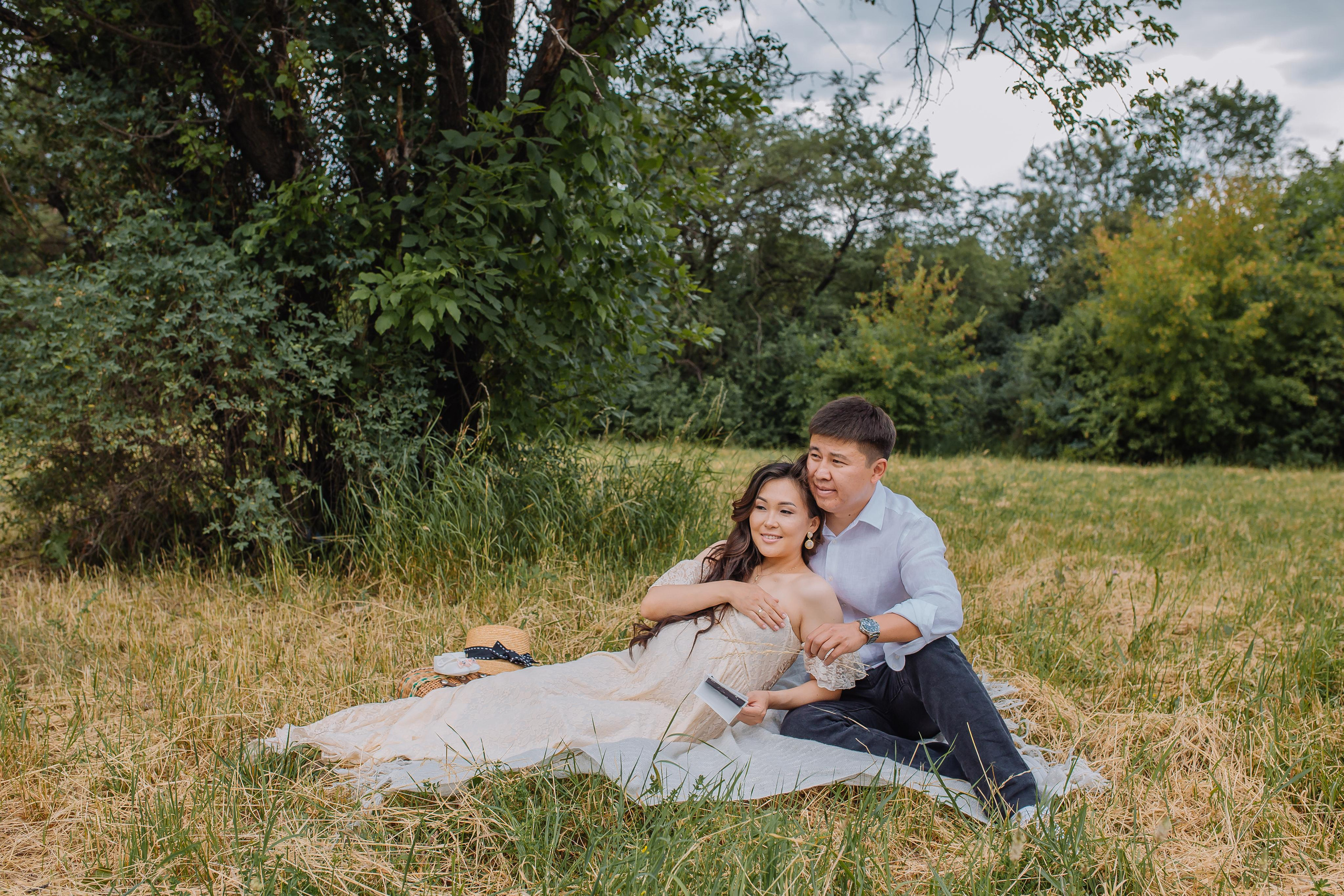 В ожидании Чуда. Свадебный и семейный фотограф в Алматы Laura Dosmann