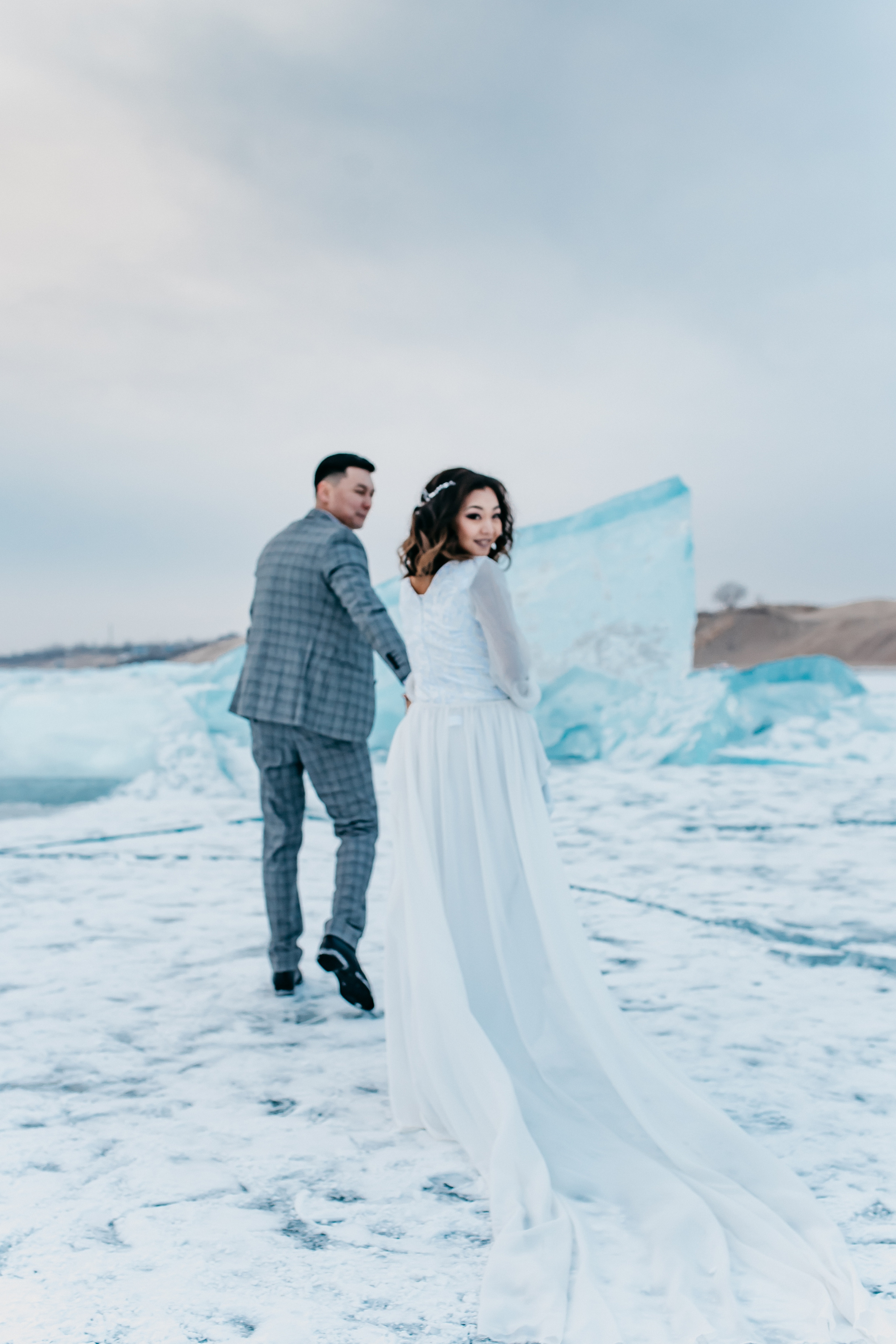 Любовь и Лёд. Свадебный и семейный фотограф в Алматы Laura Dosmann