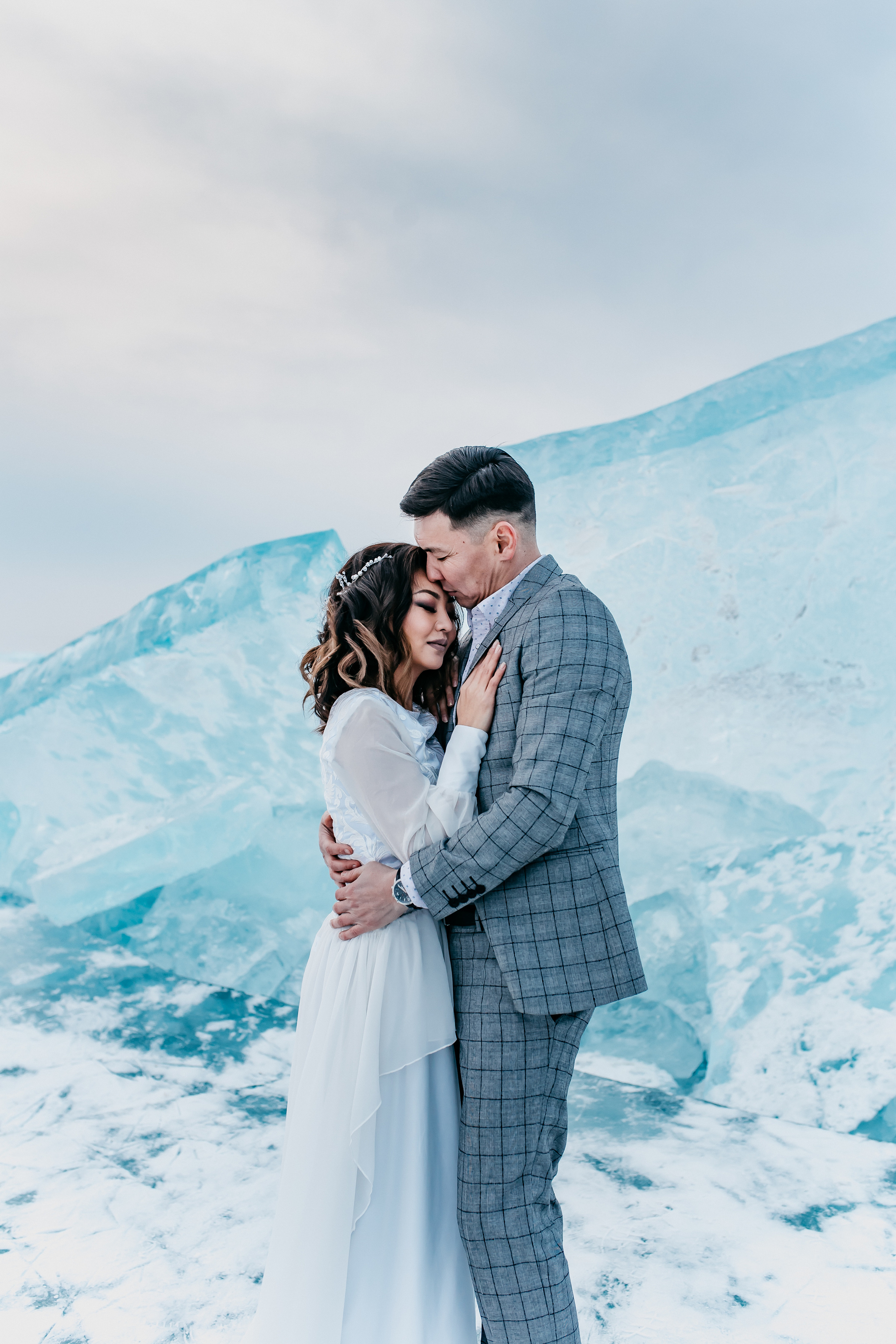 Любовь и Лёд. Свадебный и семейный фотограф в Алматы Laura Dosmann