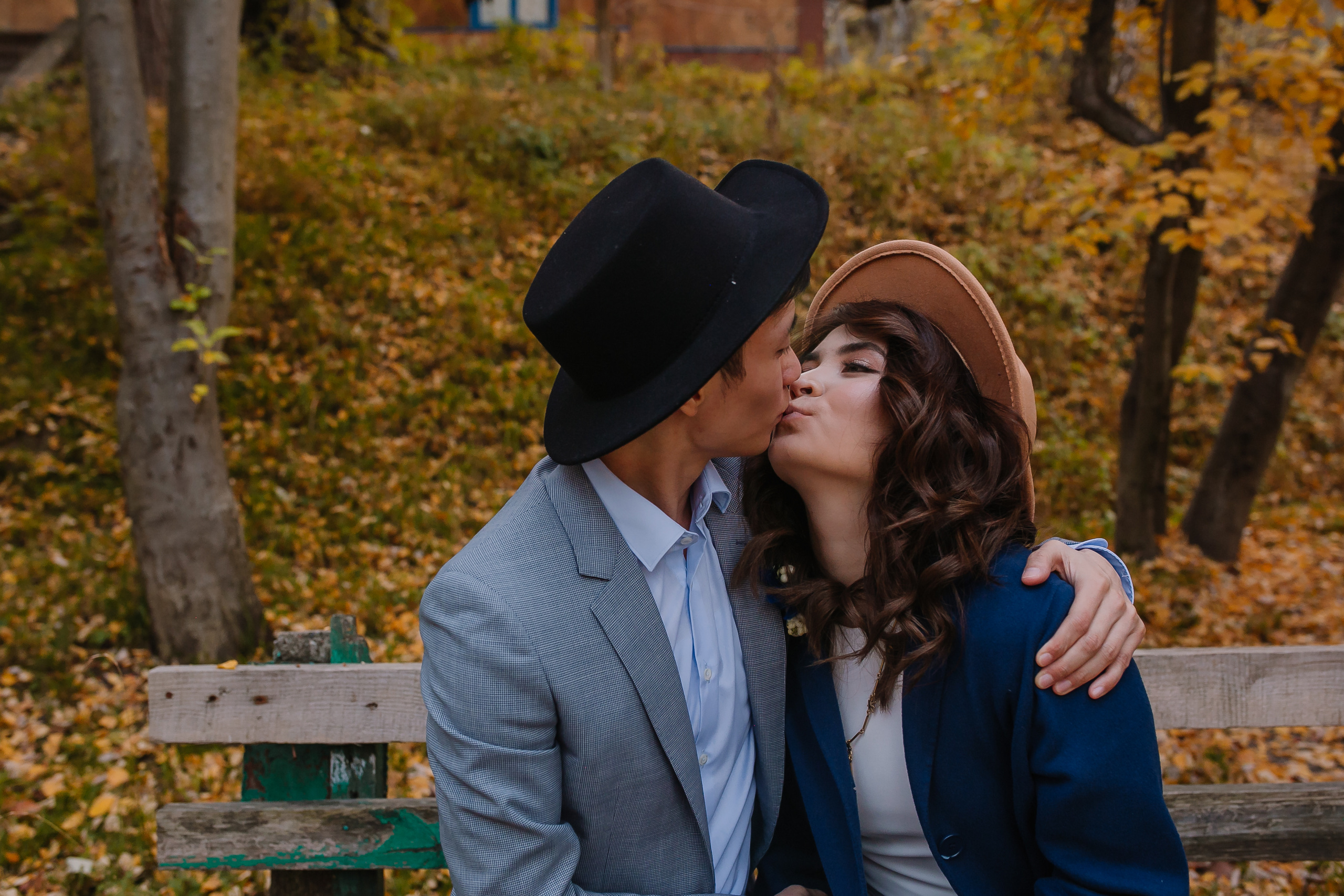 Осень и Любовь на Двоих…. Свадебный и семейный фотограф в Алматы Laura Dosmann