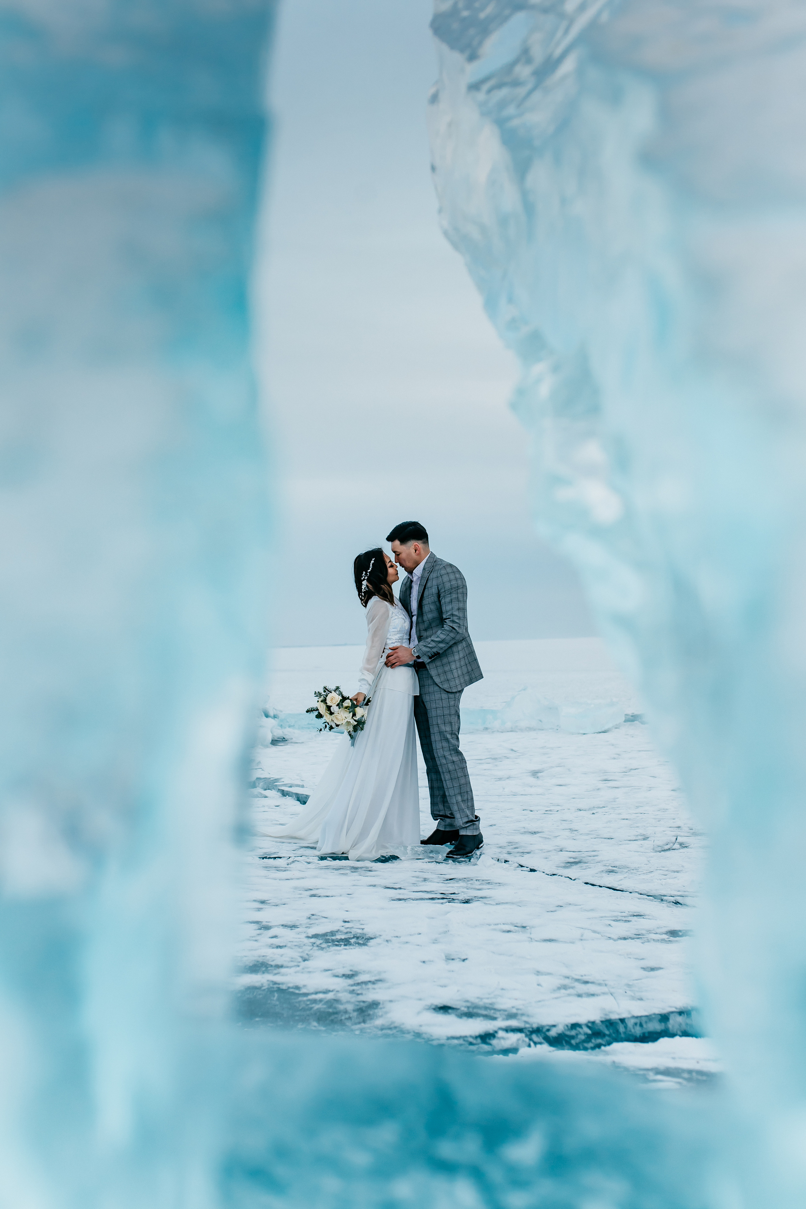 Любовь и Лёд. Свадебный и семейный фотограф в Алматы Laura Dosmann