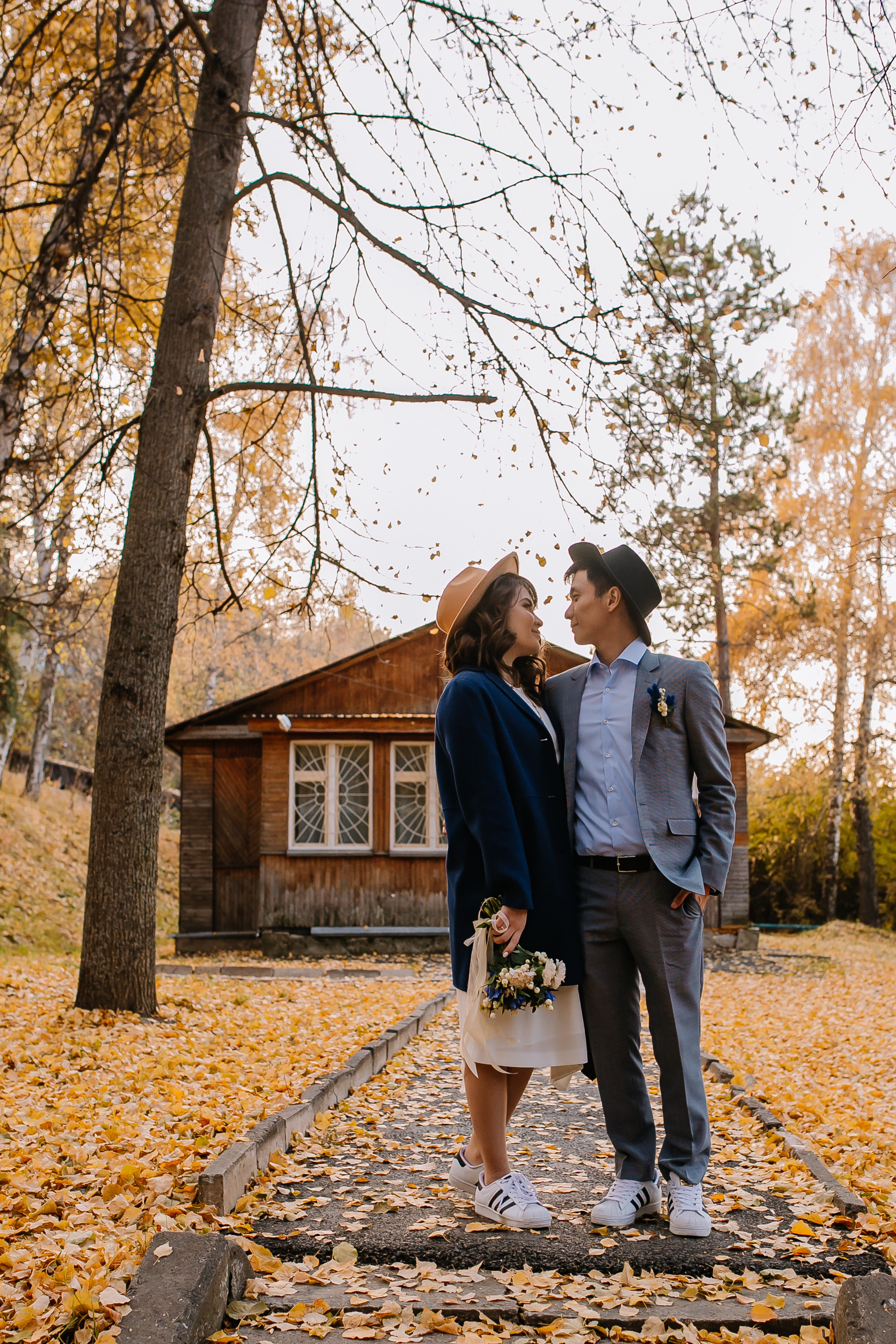 Осень и Любовь на Двоих…. Свадебный и семейный фотограф в Алматы Laura Dosmann
