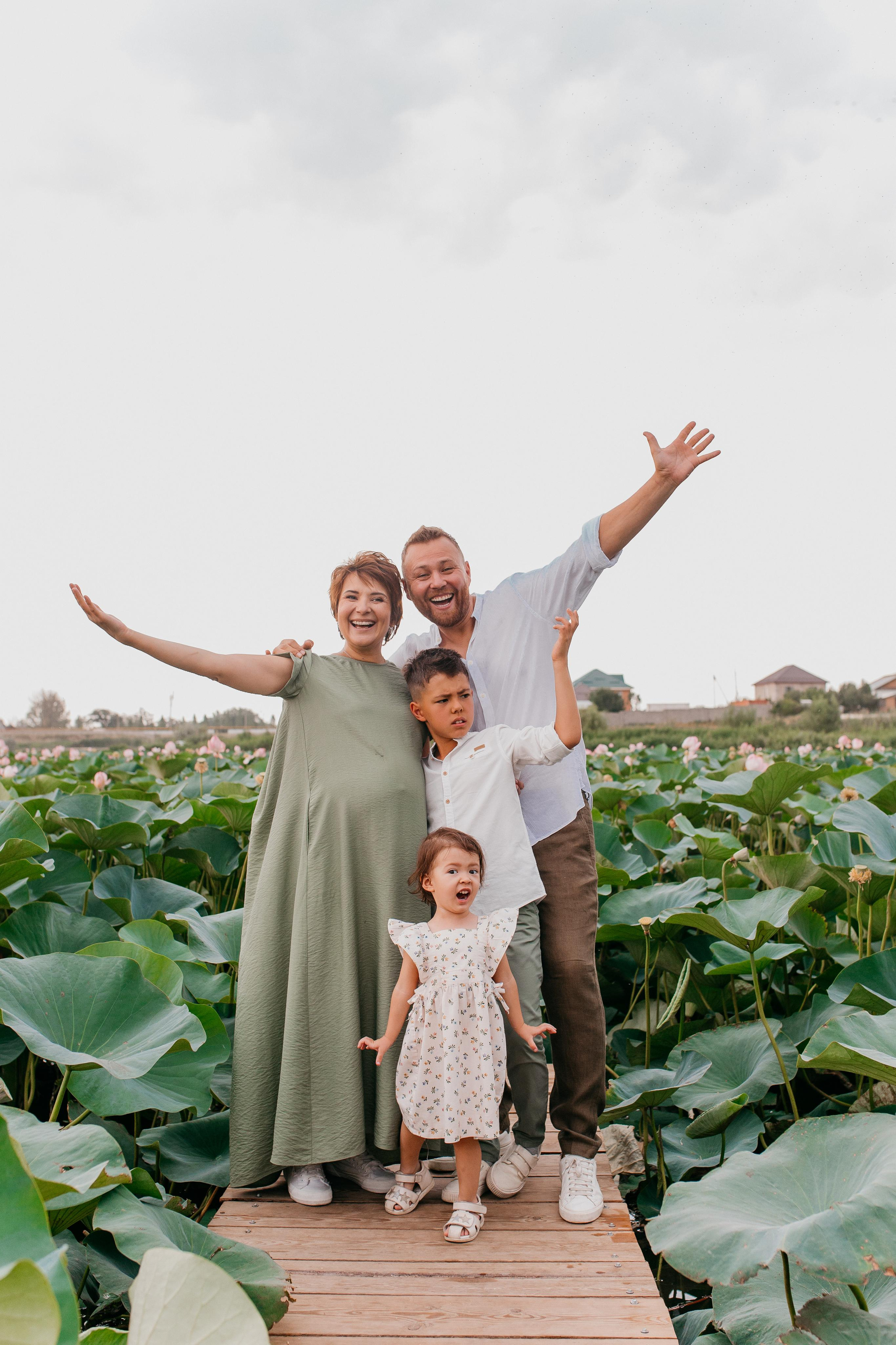 Семейные истории. Свадебный и семейный фотограф в Алматы Laura Dosmann