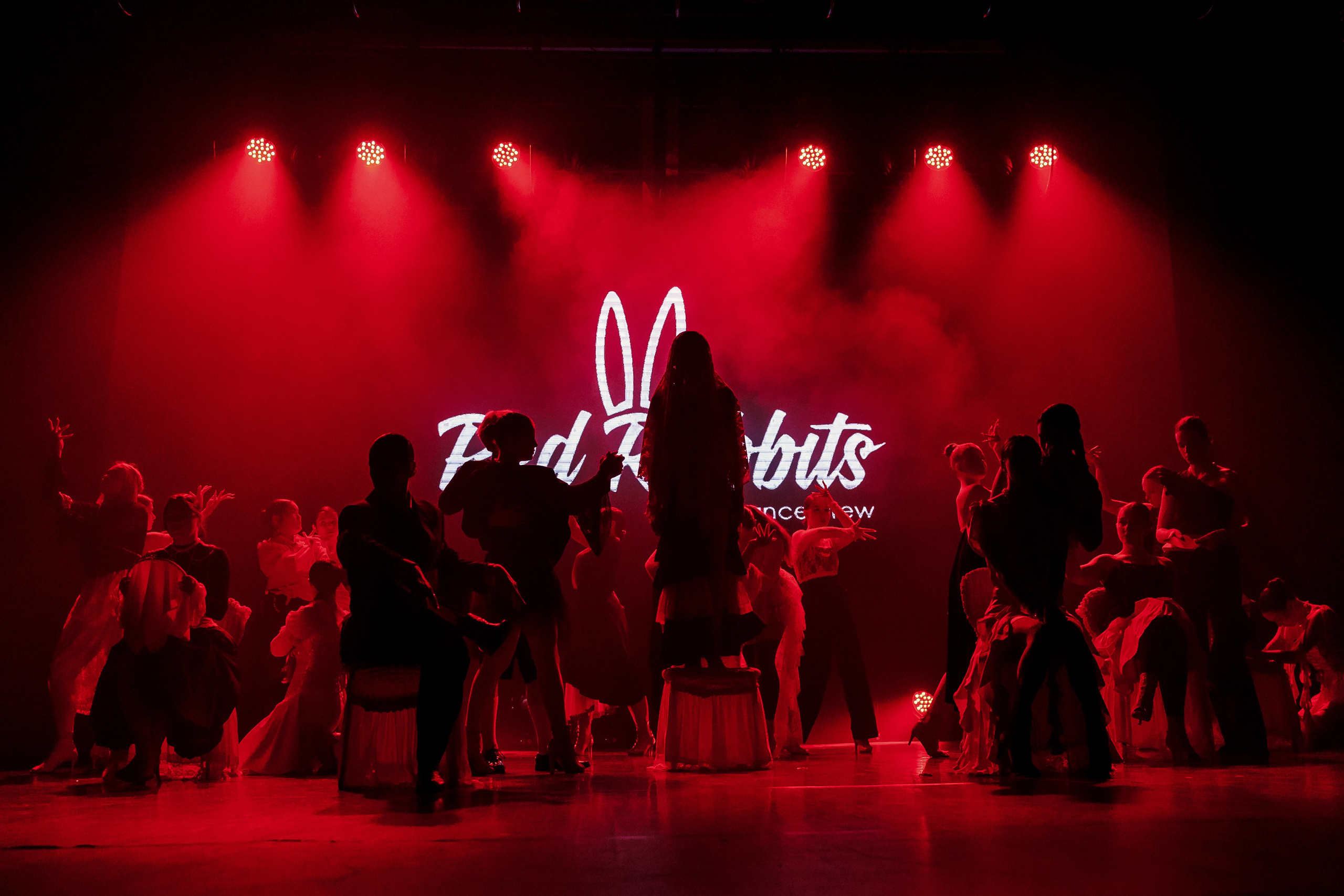 Отчётный концерт танцевальной школы «Red Rabbits» 2025. Лёшка Варзегов — фотограф