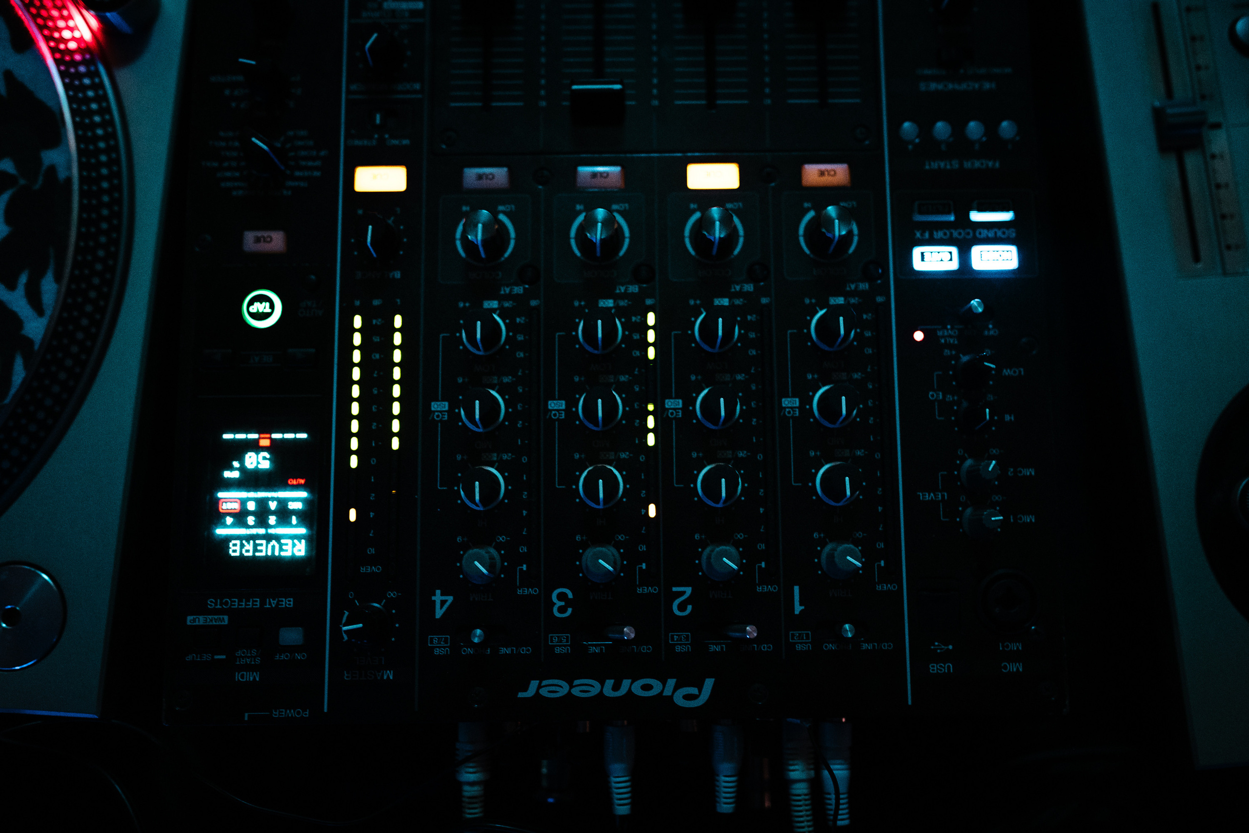 Клубный репортаж для MG. Фотограф Олег Сотник