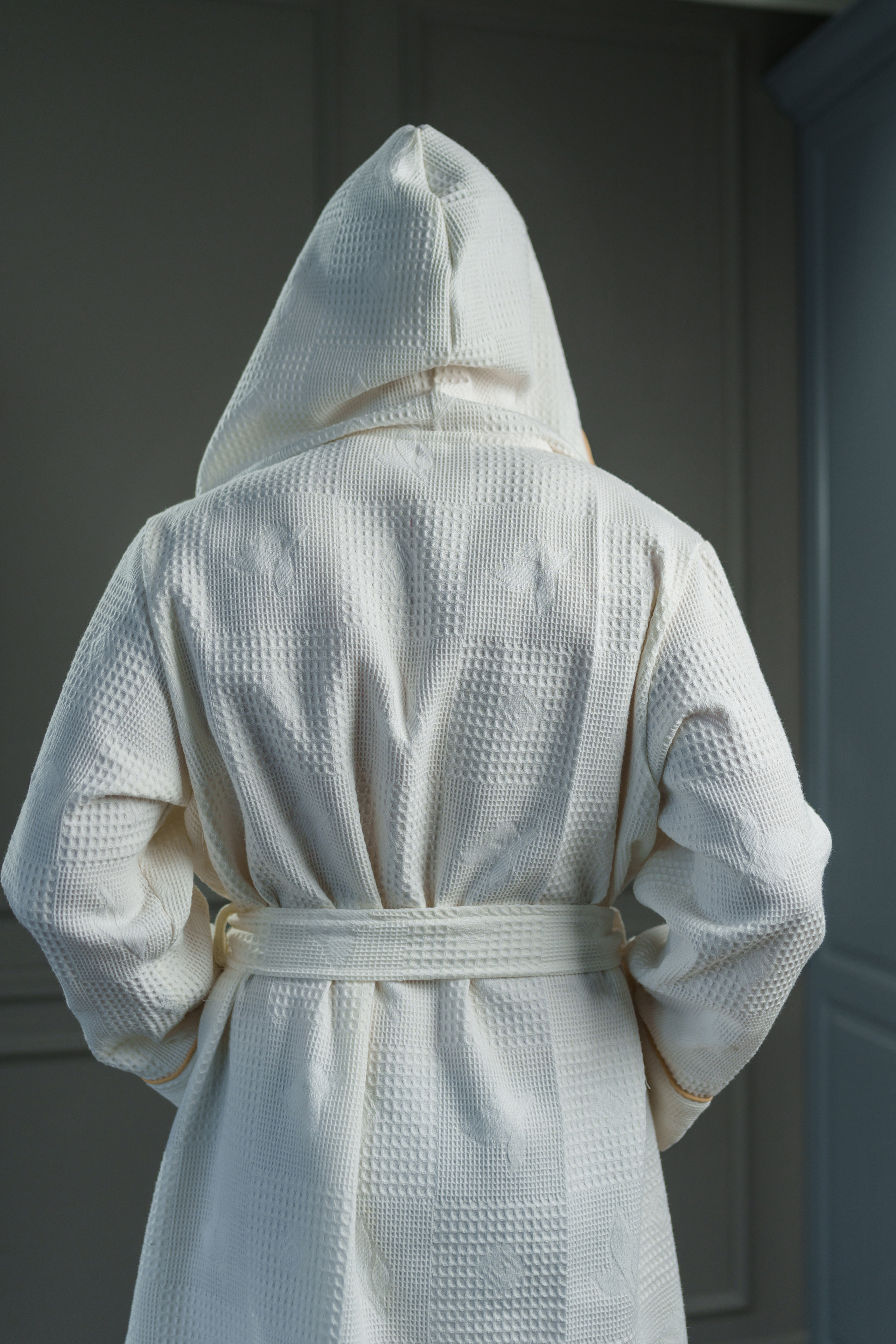 Контентная съемка халатов для маркетплейсов. Фотограф Олег Сотник