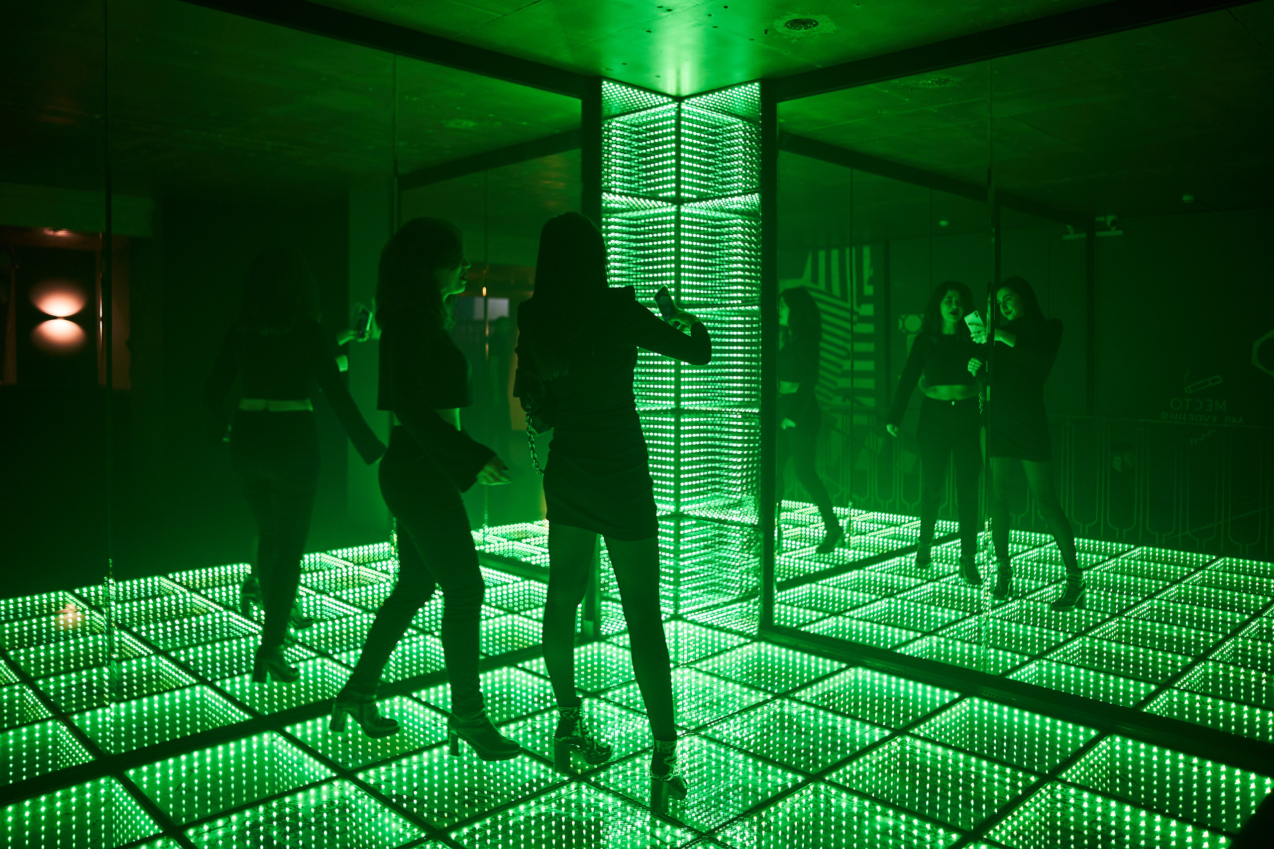 Клубный репортаж для MG. Фотограф Олег Сотник