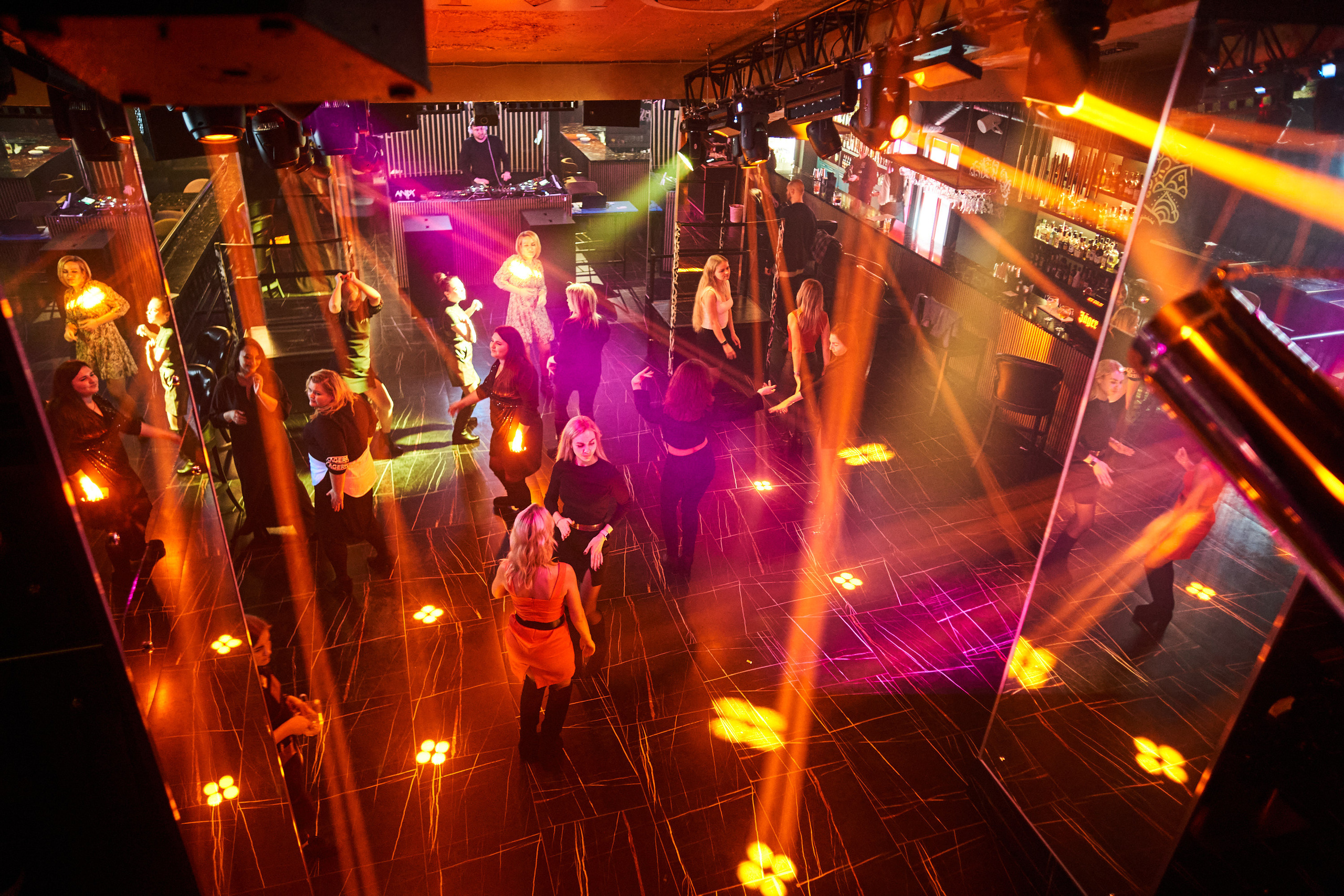 Клубный репортаж для MG. Фотограф Олег Сотник